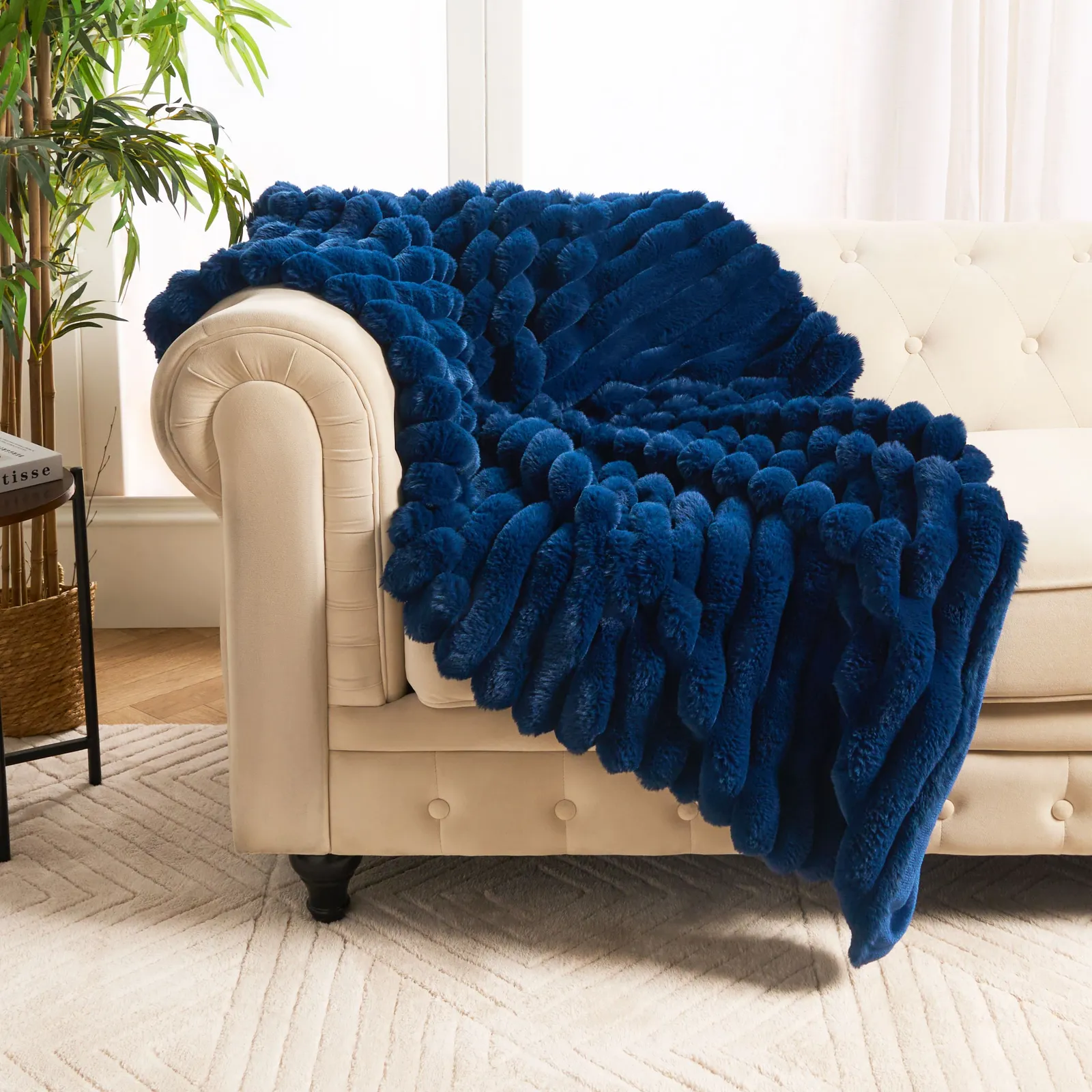 OHS Jumbo Faux Fur Fleece Throw Ribbed Fluffy Blanket in Navy