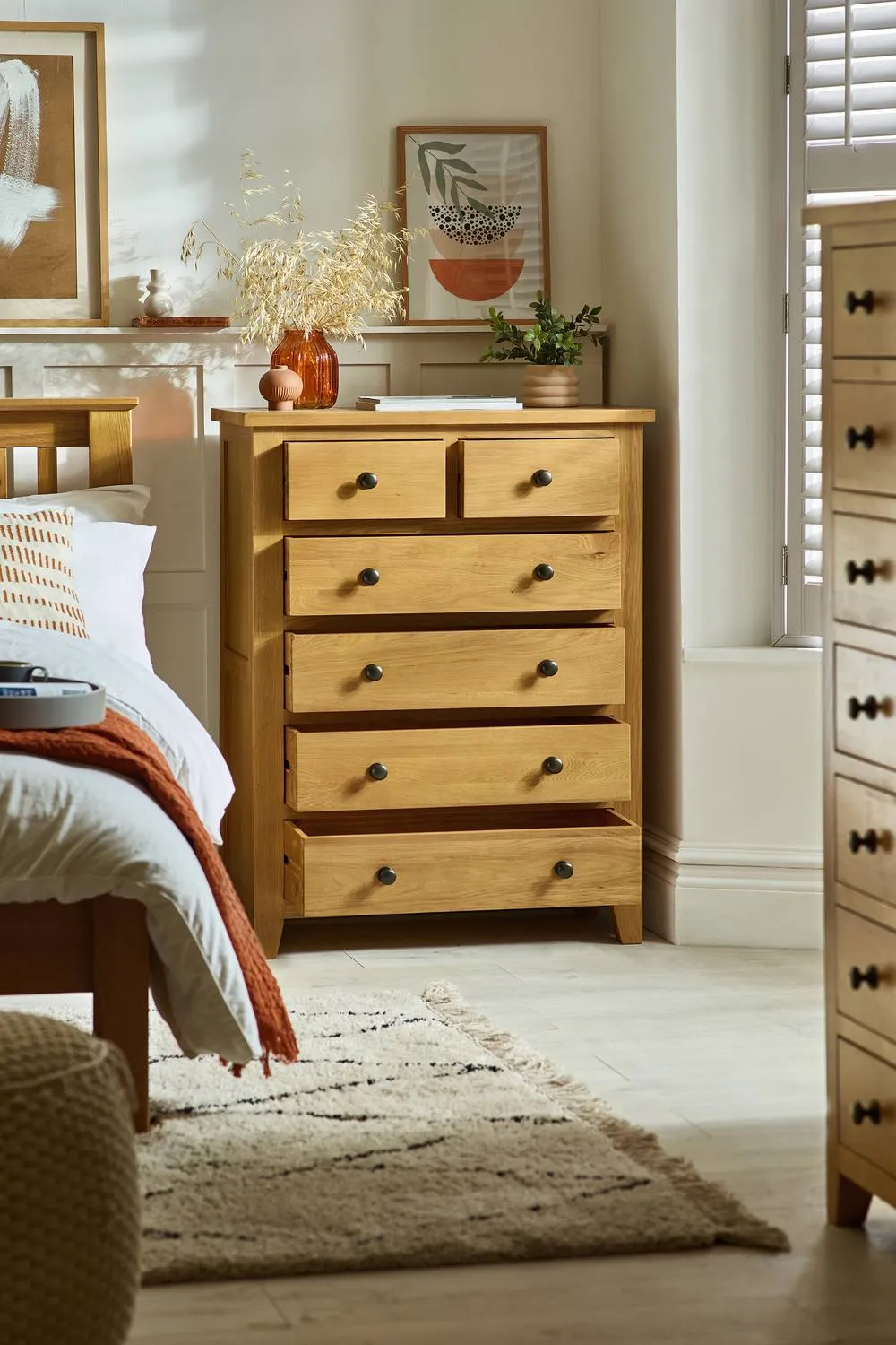 Julian Bowen Marlborough 6 Drawer Chest (4+2) in Light Oak 2