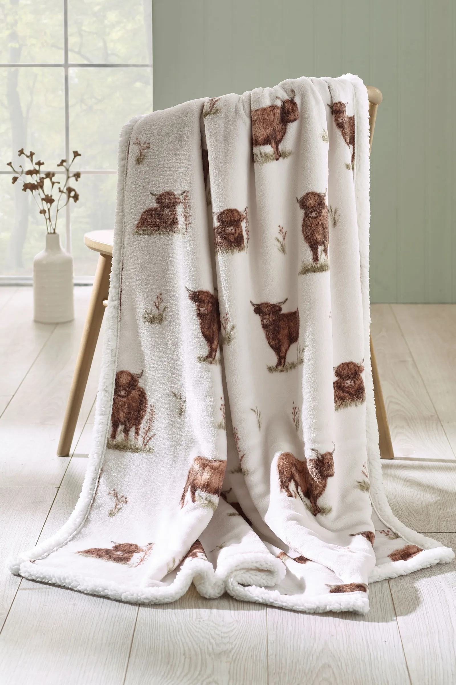 Catherine Lansfield 'Angus Highland Cow' Cosy Fleece Blanket Throw in Natural
