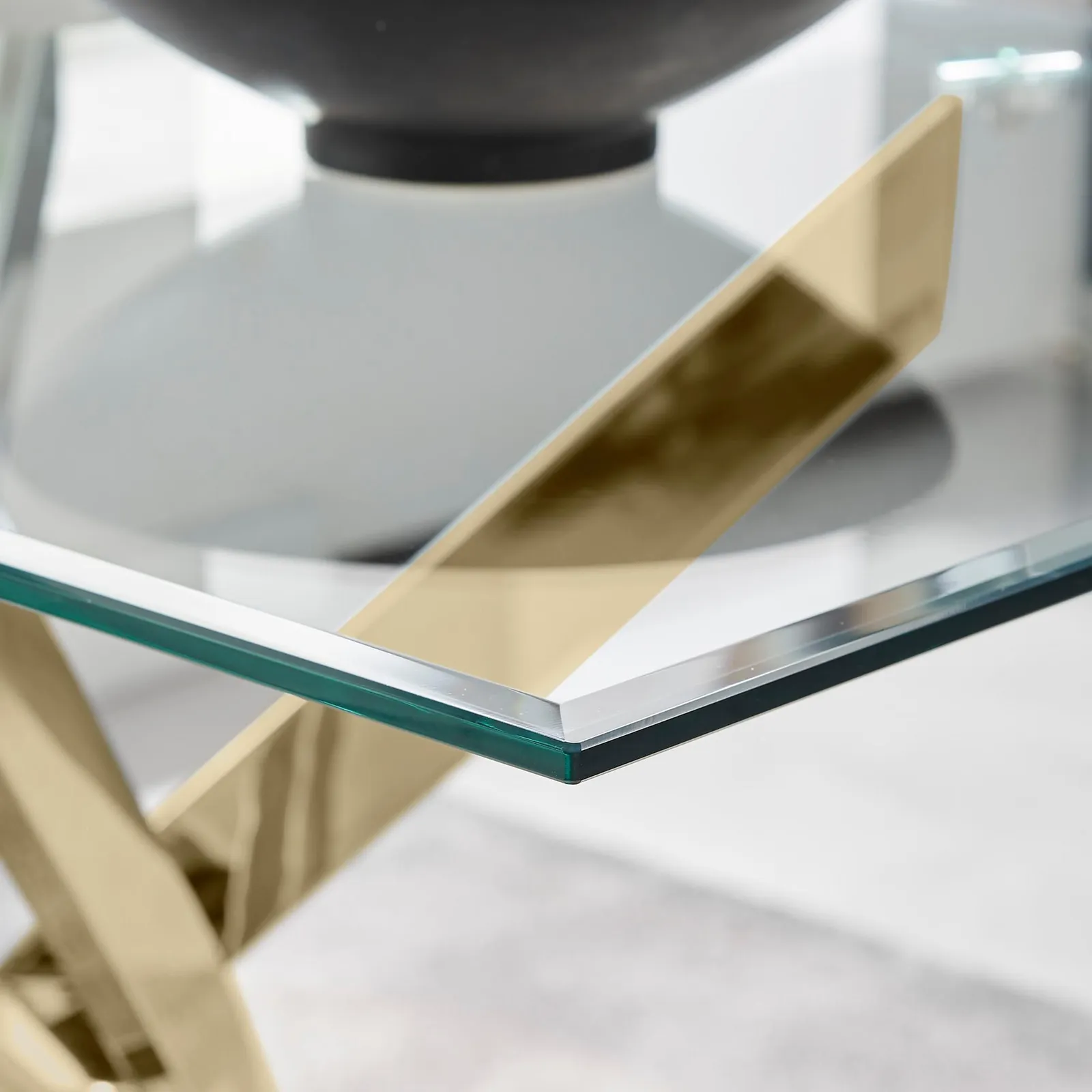 FurnitureboxUK Leonardo 150cm 6-Seater Glass & Chrome Metal Starburst Dining Table in Gold 3