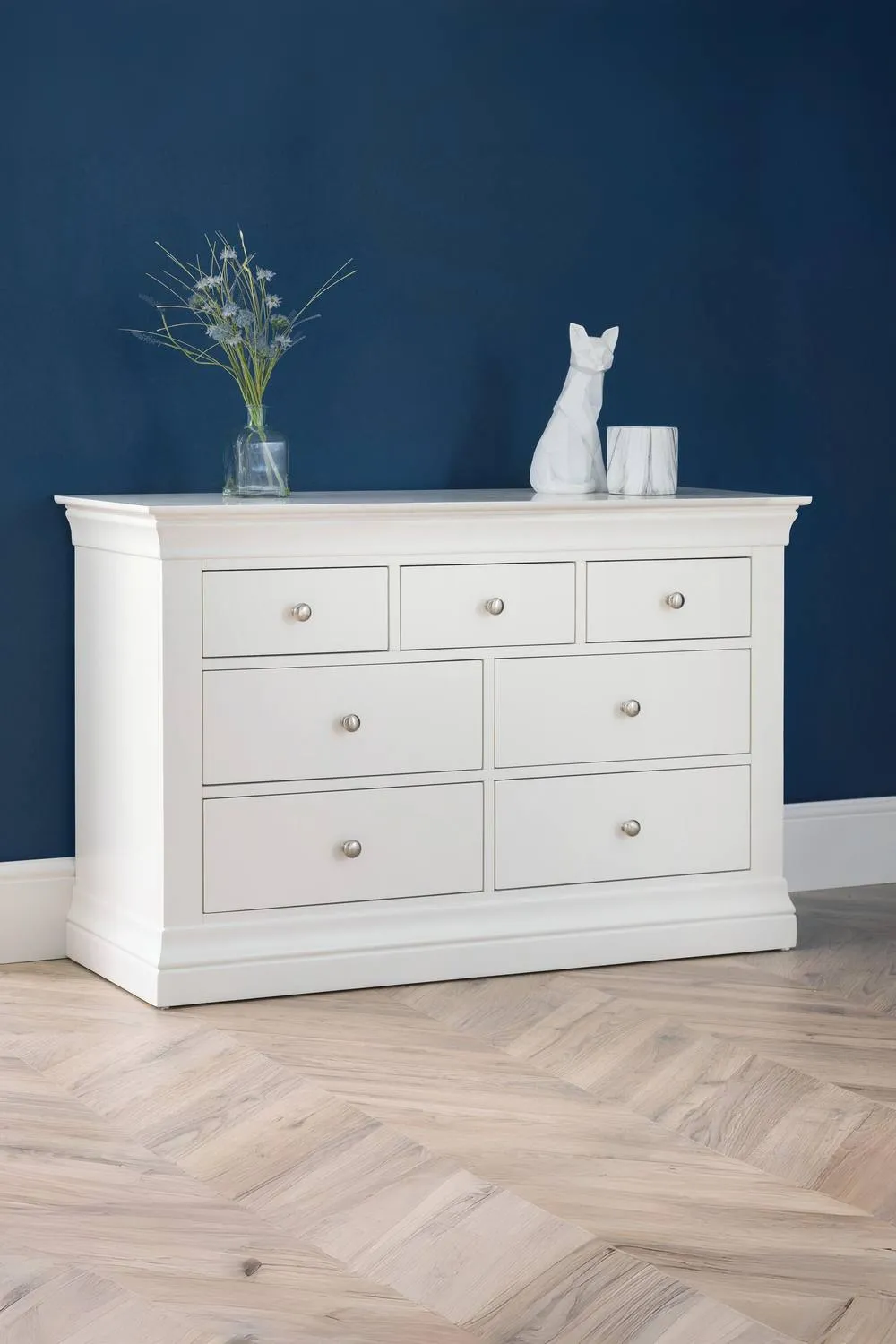 Julian Bowen Clermont 7 Drawer Chest (4+3) in White 1