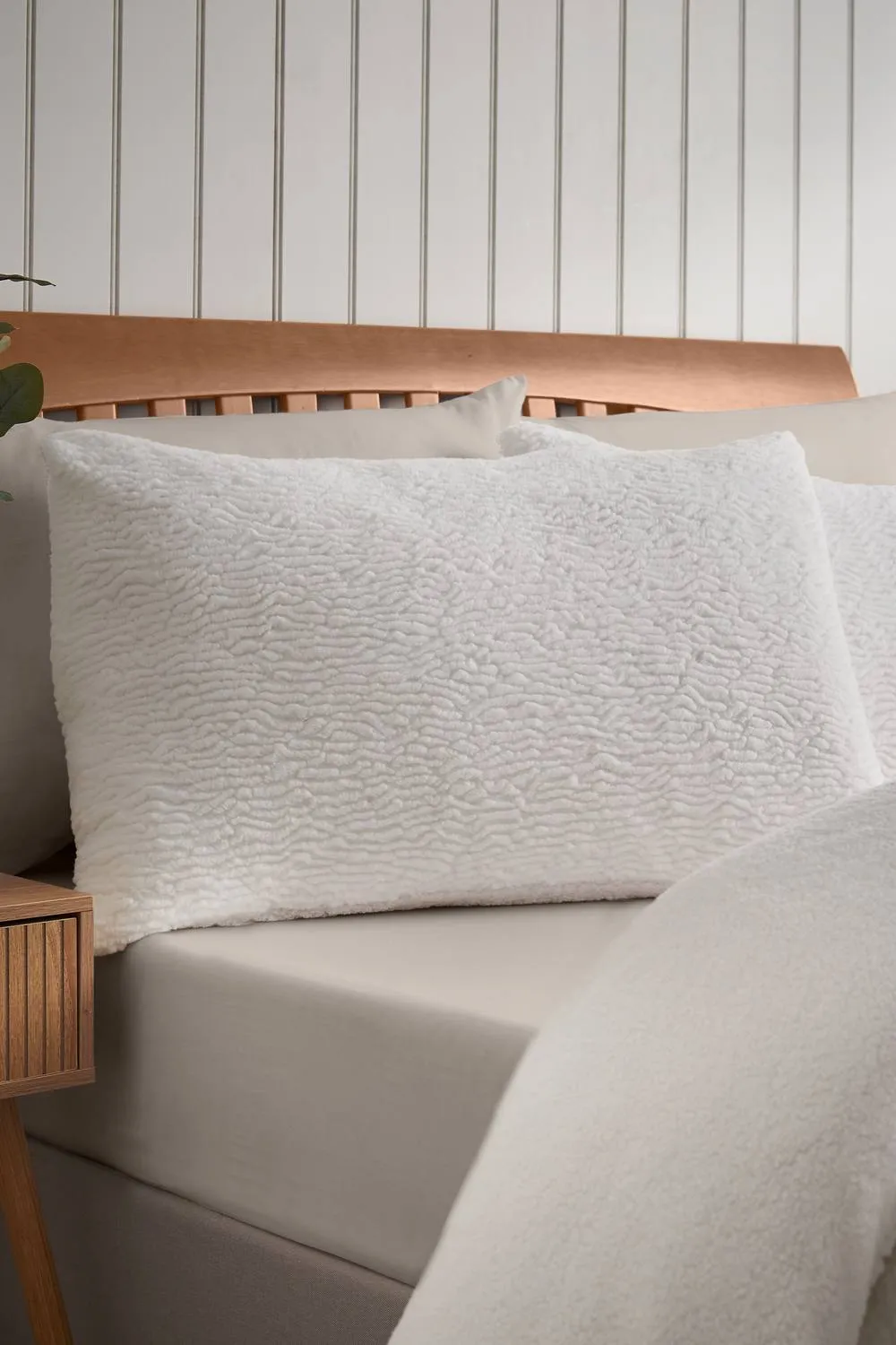 Catherine Lansfield 'Textured Wave' Faux Fur Duvet Cover Set in Cream 2