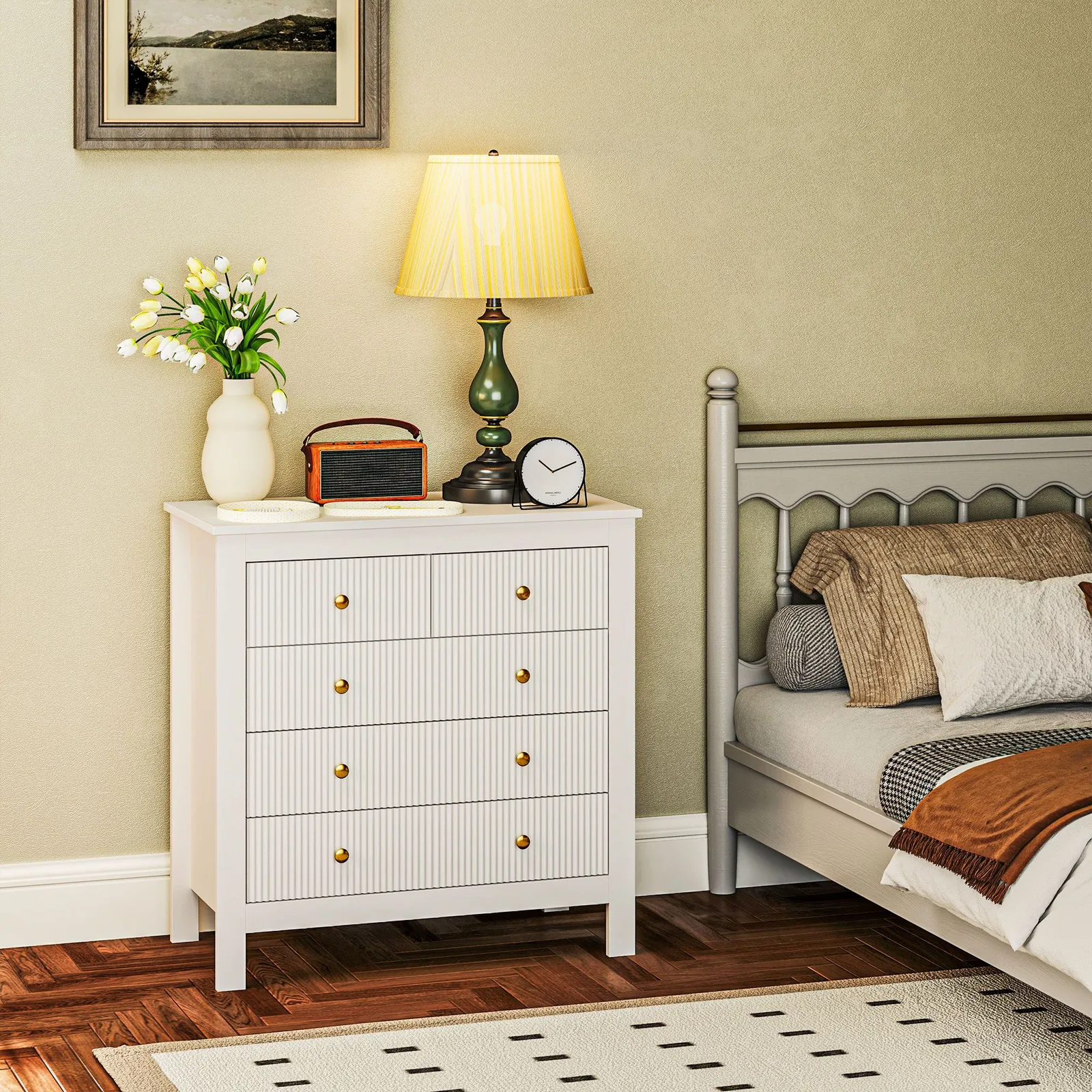 HOMCOM Fluted Bedroom Chest of Drawers w/ 5 Drawers Gold Tone Handles in White