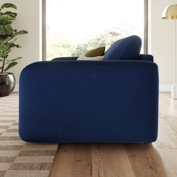 Luca Matte Soft Velvet Snuggle Chair 2