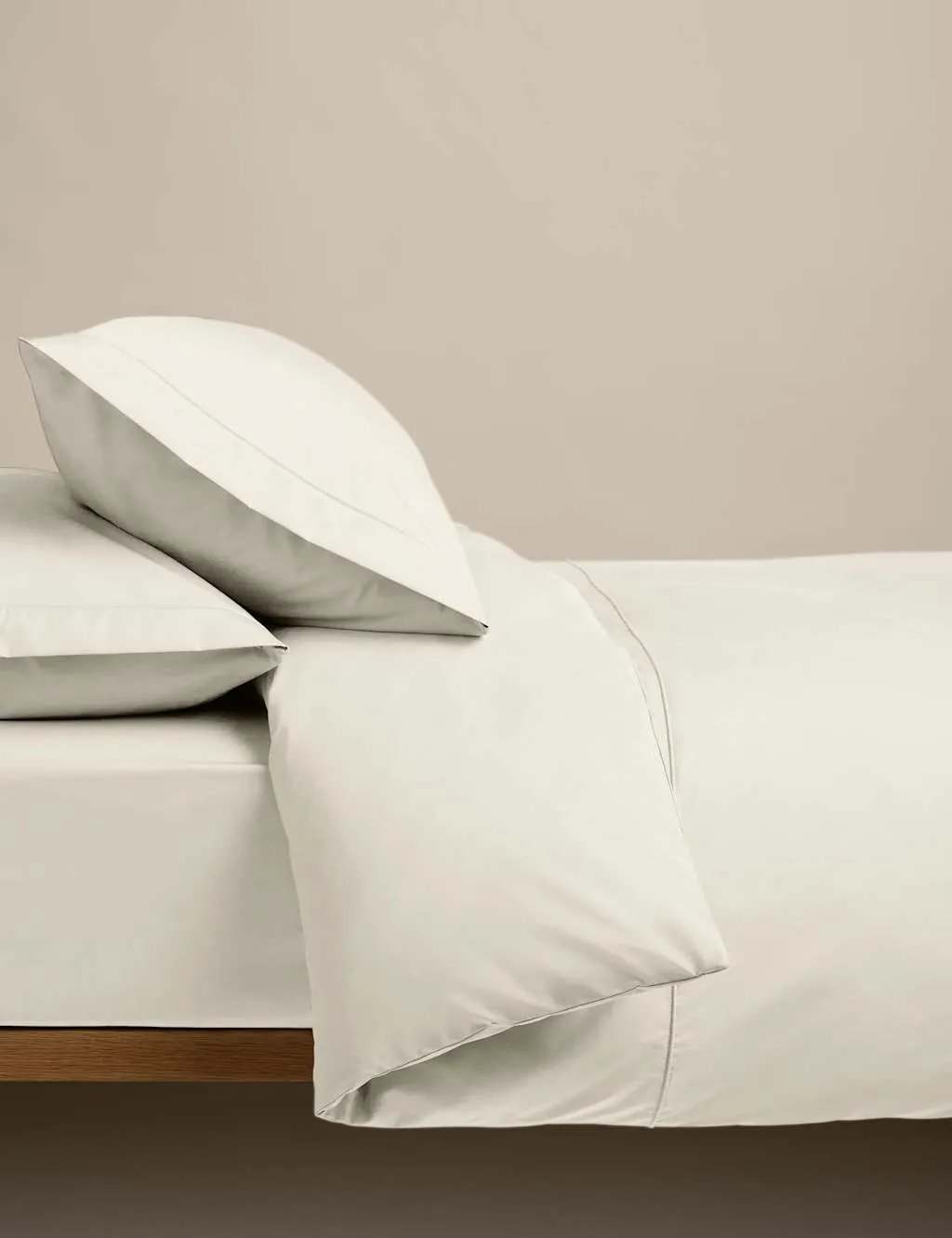 M&S Egyptian Cotton 230 Thread Count Crisp Bedding Set Cream