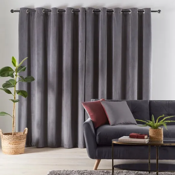 Reversible Velour Eyelet Curtains 5