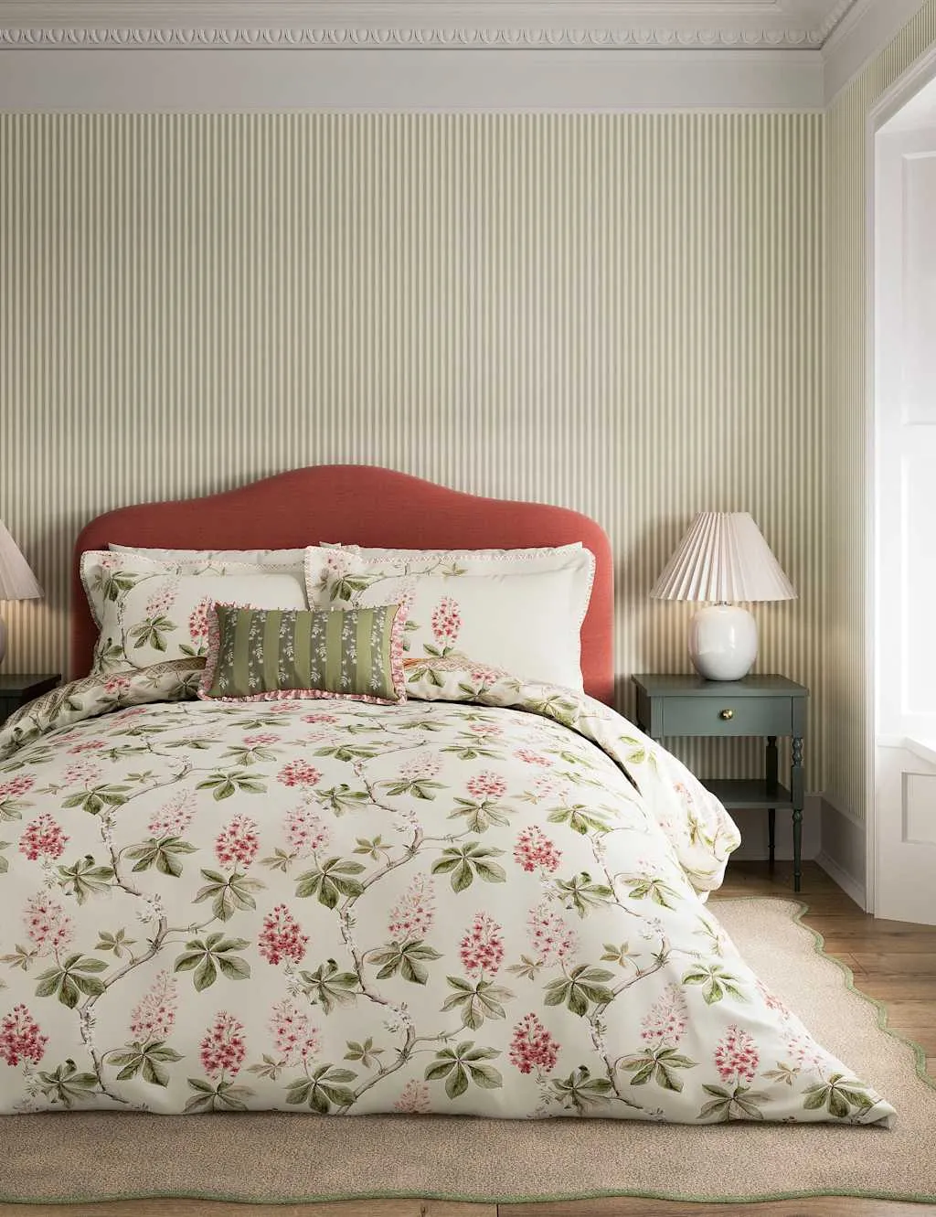Sanderson Chestnut Tree Blossom Bedding Set Multi