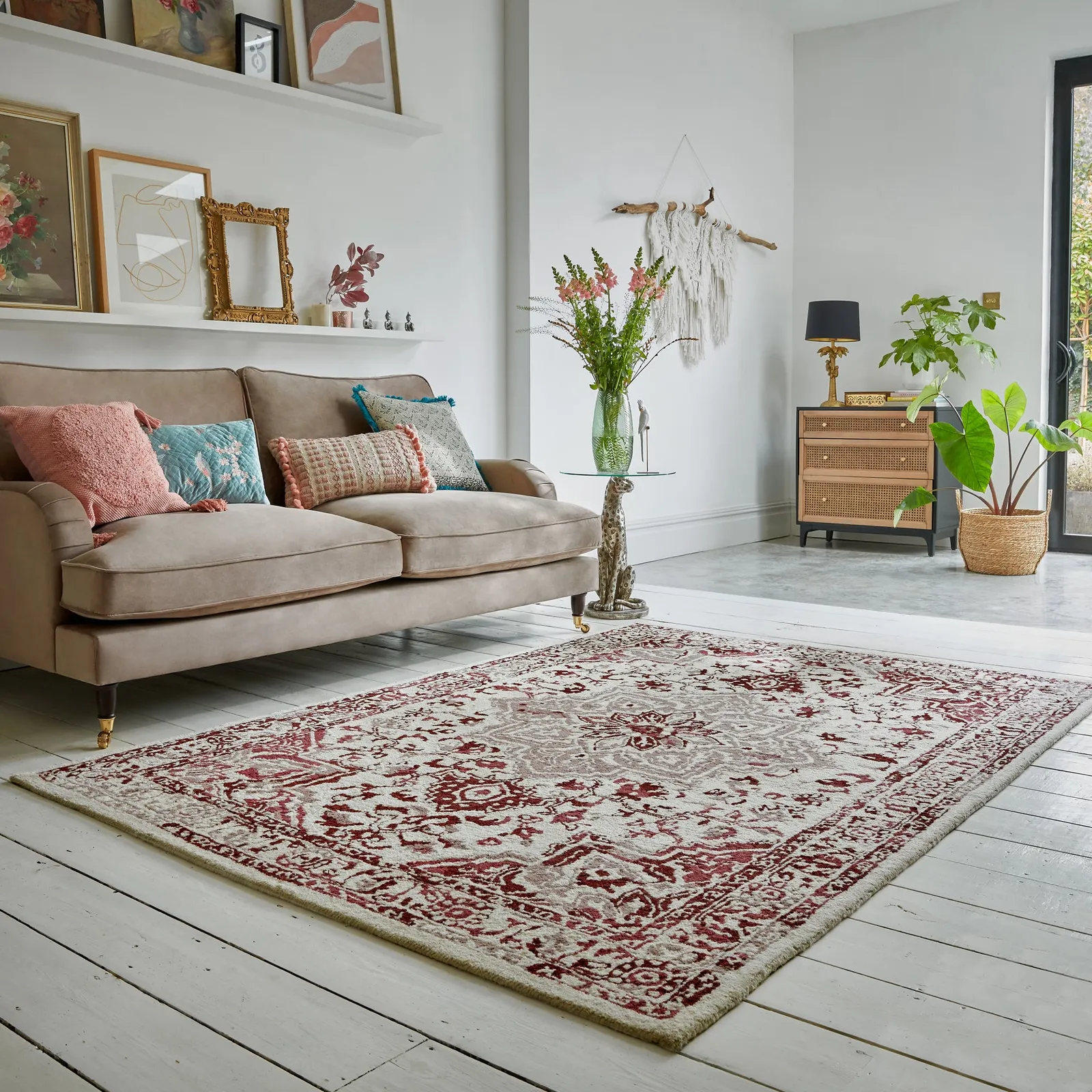 Tara Traditional Wool Rug Purple