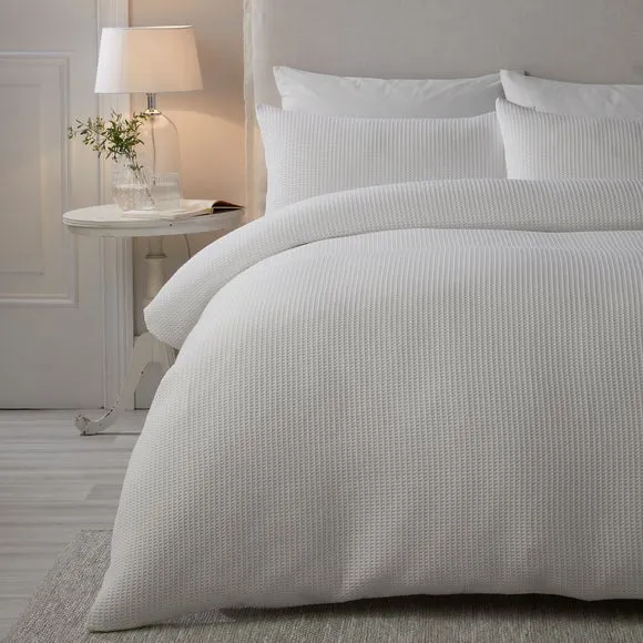 Serene Lindly Duvet Cover and Pillowcase Set 1