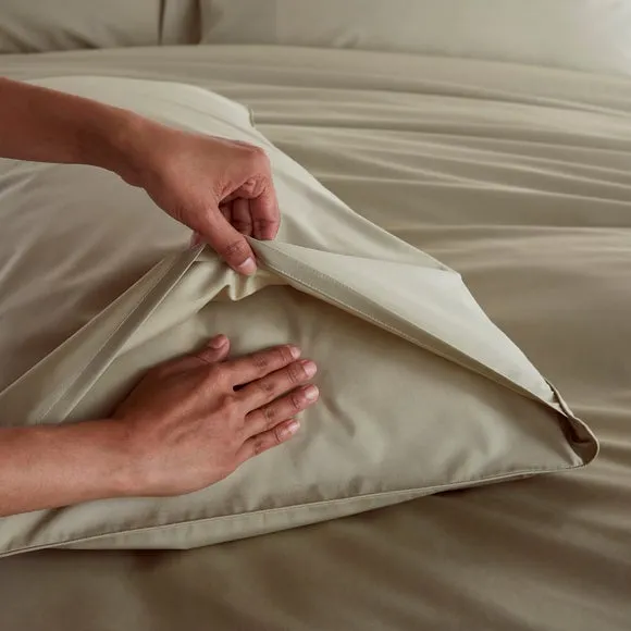 100% Egyptian Cotton 220 Thread Count Standard Pillowcase Pair 4