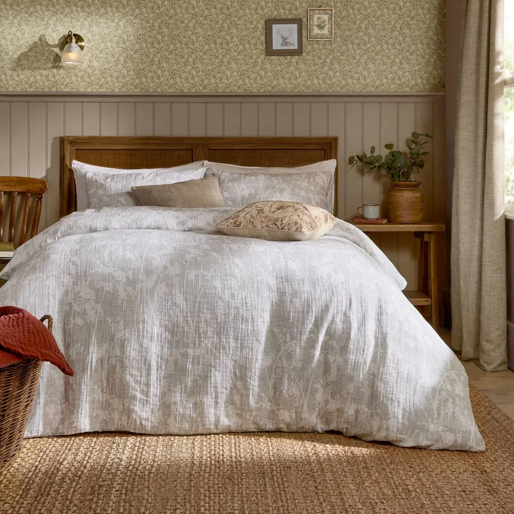 Voyage Maison Braeflower Reversible 100% Cotton Duvet Cover Set in Natural 1