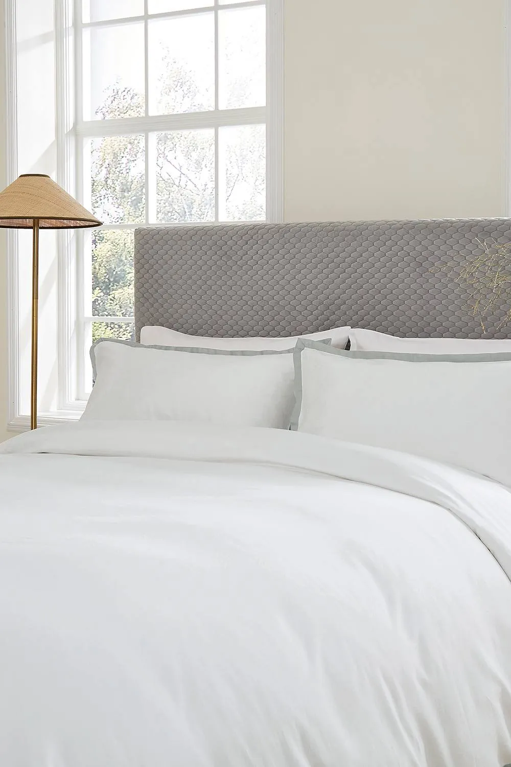 1951 'Luxury 400 Thread Count' Cotton Sateen Duvet Cover Set in Silver 2