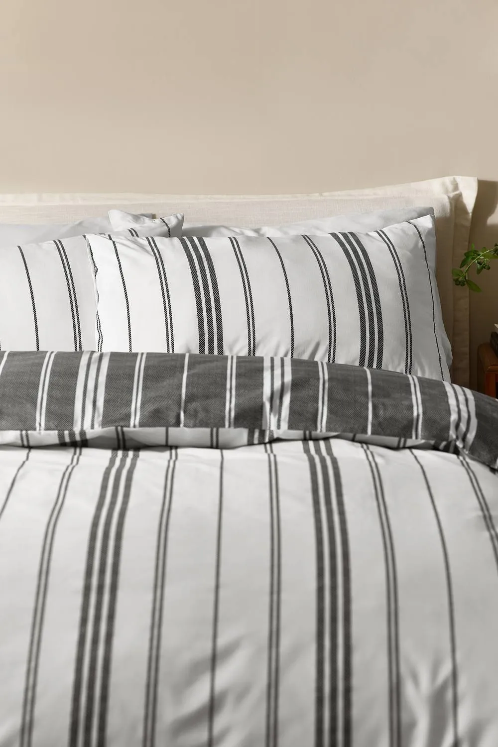 Catherine Lansfield 'Harbour Stripe' Reversible Duvet Cover Set in Black 3
