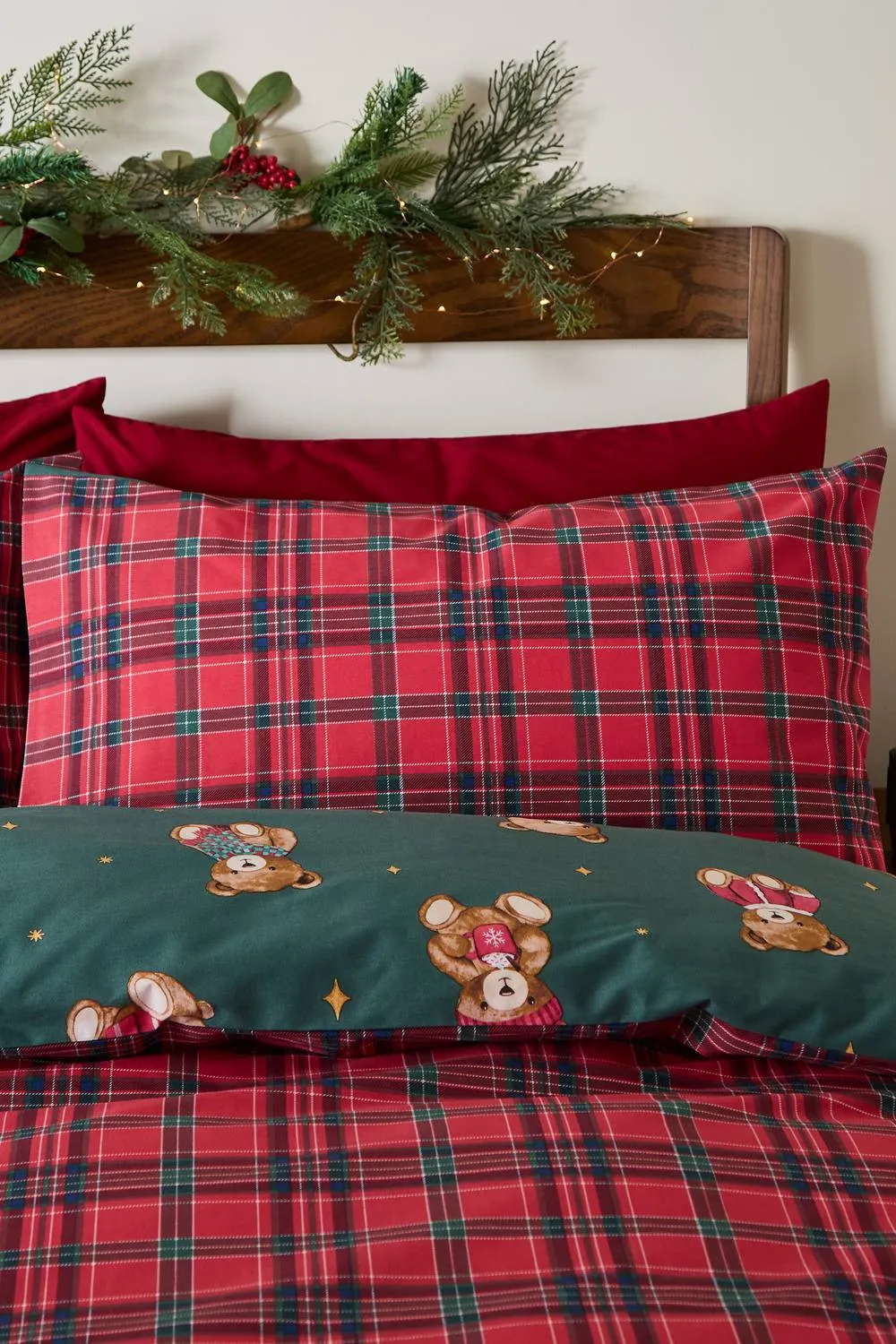 Catherine Lansfield 'Christmas Tartan Teddy Bear' Reversible Duvet Cover Set in Green 4