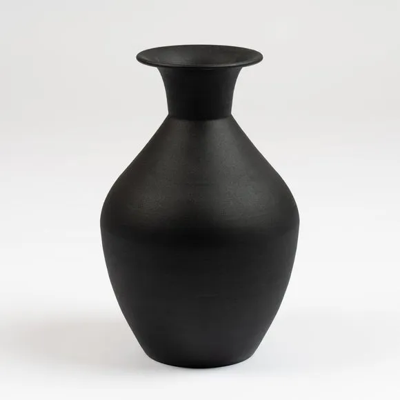 Iron Collared Vase 3
