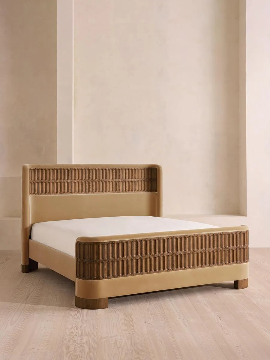 Devon Bed, King, Velvet, Camel