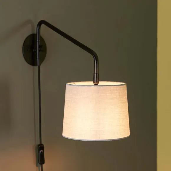 Vogue Carlson Plug In Wall Light 3