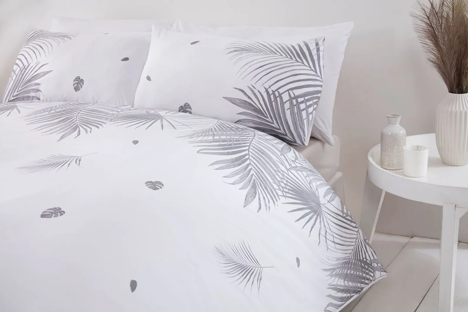 Rapport Home PH Tropics Polycotton Duvet Cover Set With Pillowcase in Grey 2