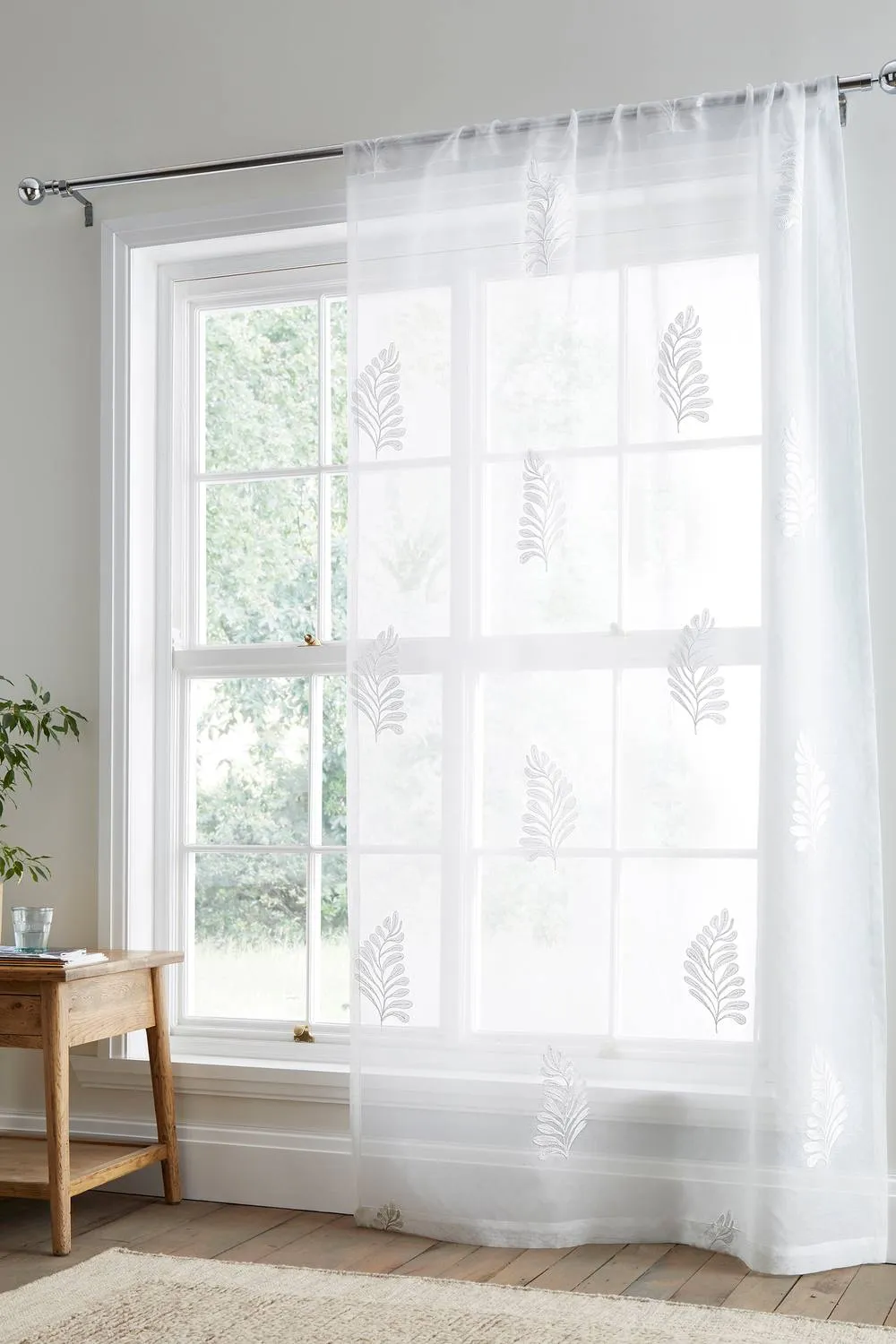 Appletree 'Leaf Embroidery' Slot Top Voile Panel in White