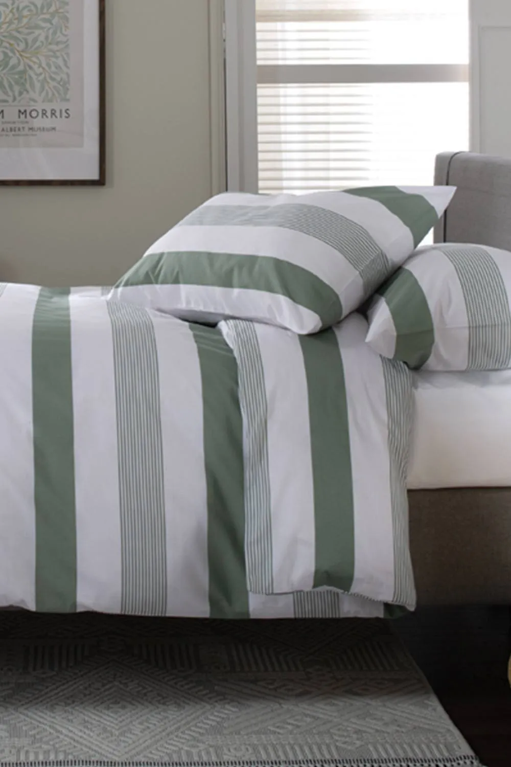 The Lyndon Company Next Level 100% Duvet Cover Set with Cuff Detailing in Green 3