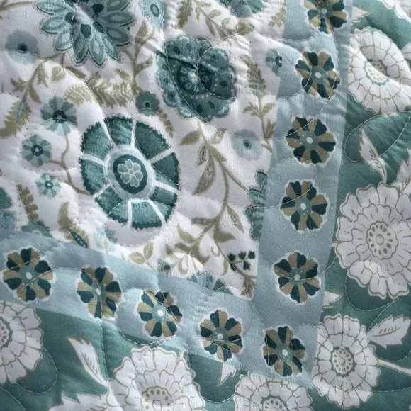Rae Floral Cotton Bedspread 2