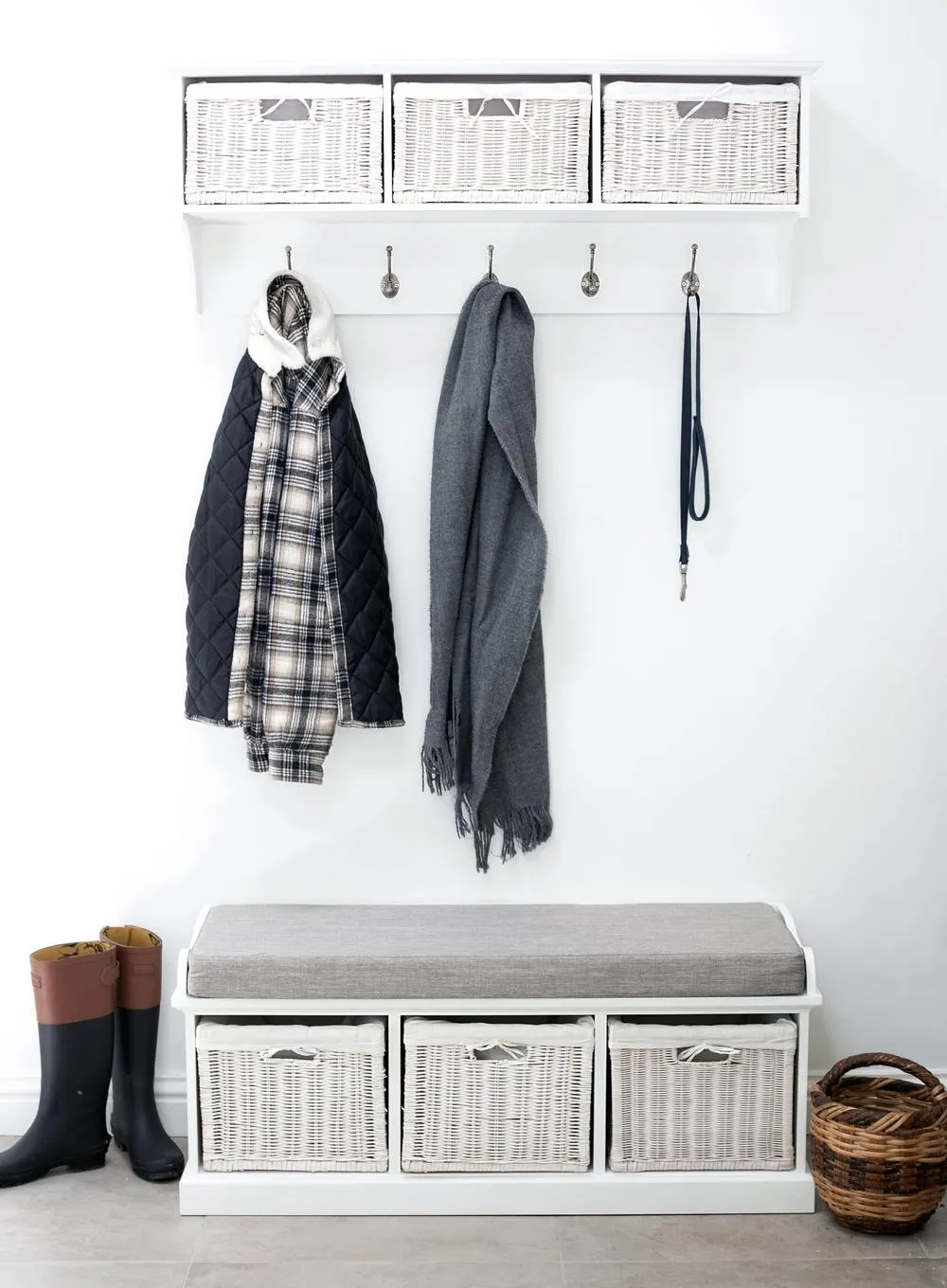 Statement Furniture Tetbury Large Hallway Coat Rack / Shelf with Wicker Storage Baskets in White 3