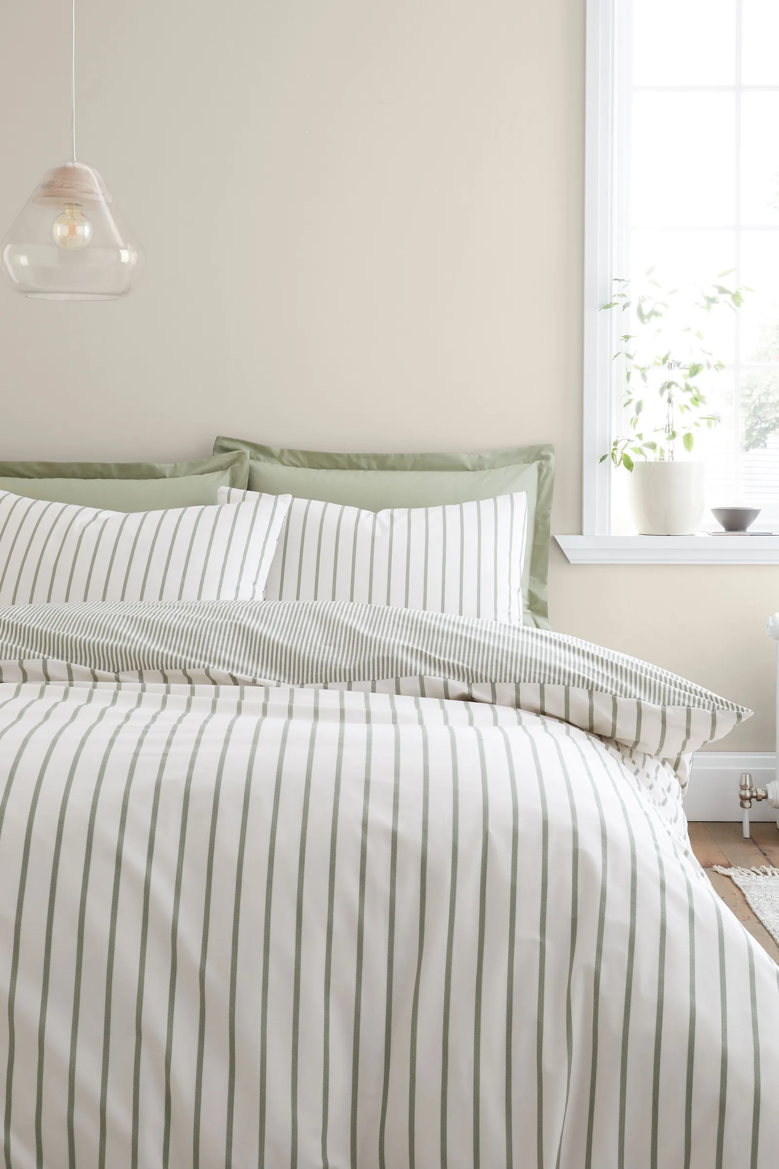 Bianca 'Hampton Stripe' 200 Thread Count Cotton Reversible Duvet Cover Set in Green 1