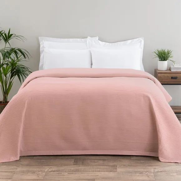 Spencer Pinsonic Bedspread 1