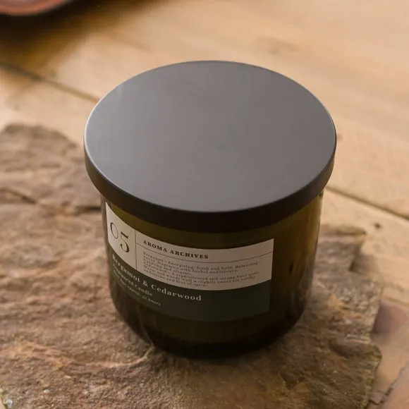 Aroma Archives No.5 Bergamot & Cedarwood Multi Wick Candle 4