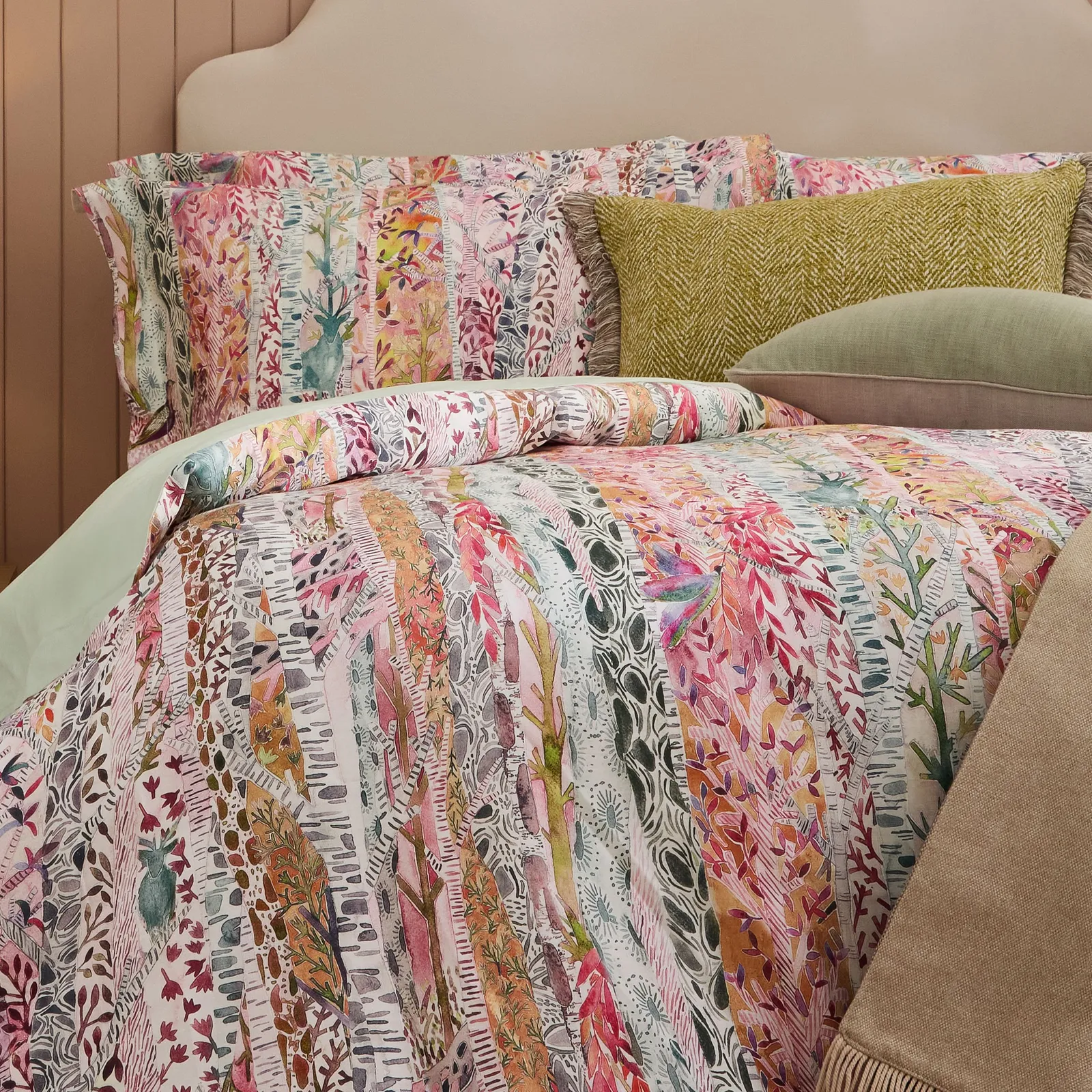 Voyage Maison Whimsical Tale Printed 100% Cotton Duvet Cover Set in Dusty Pink 2