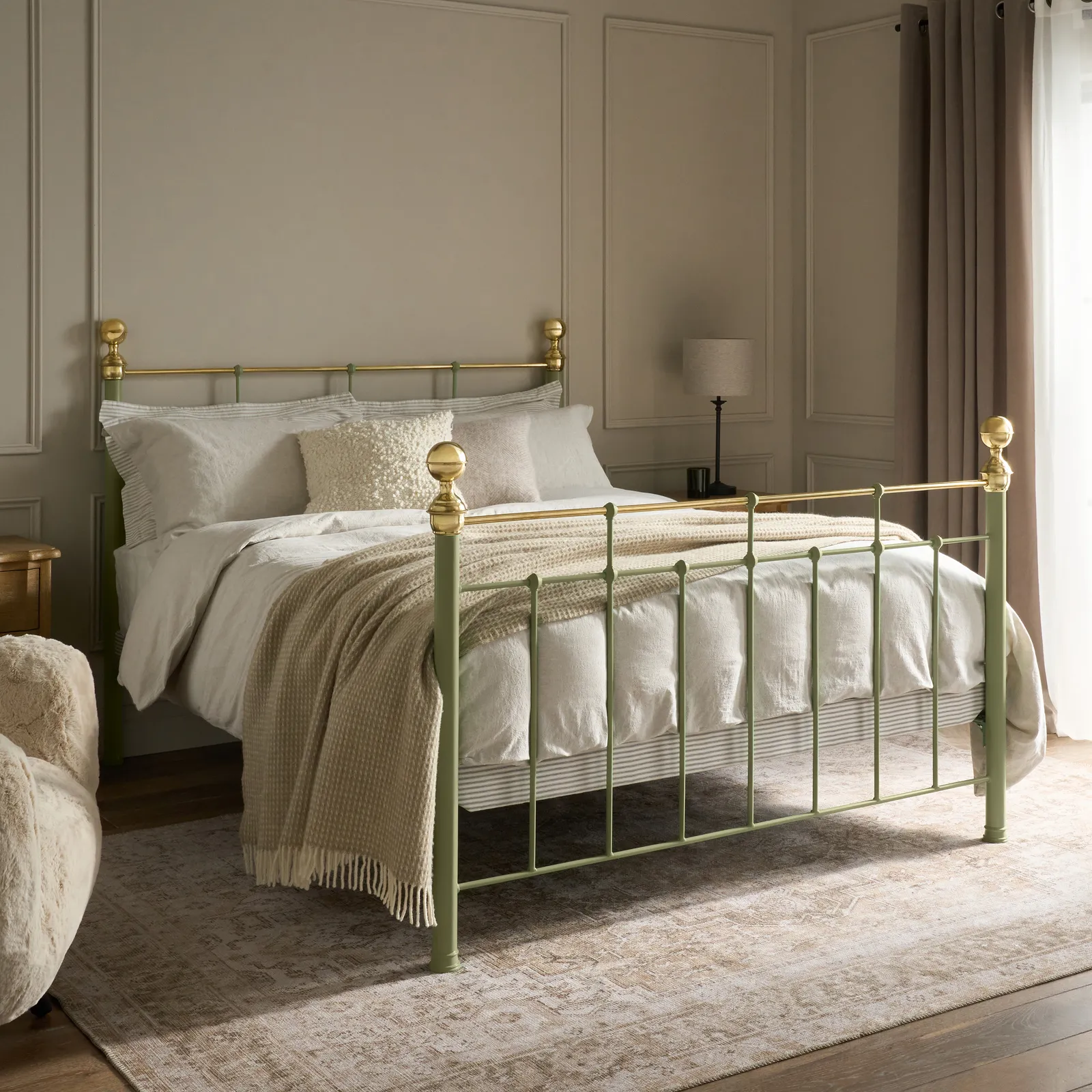 George Bed, Double - Solid, Lichen