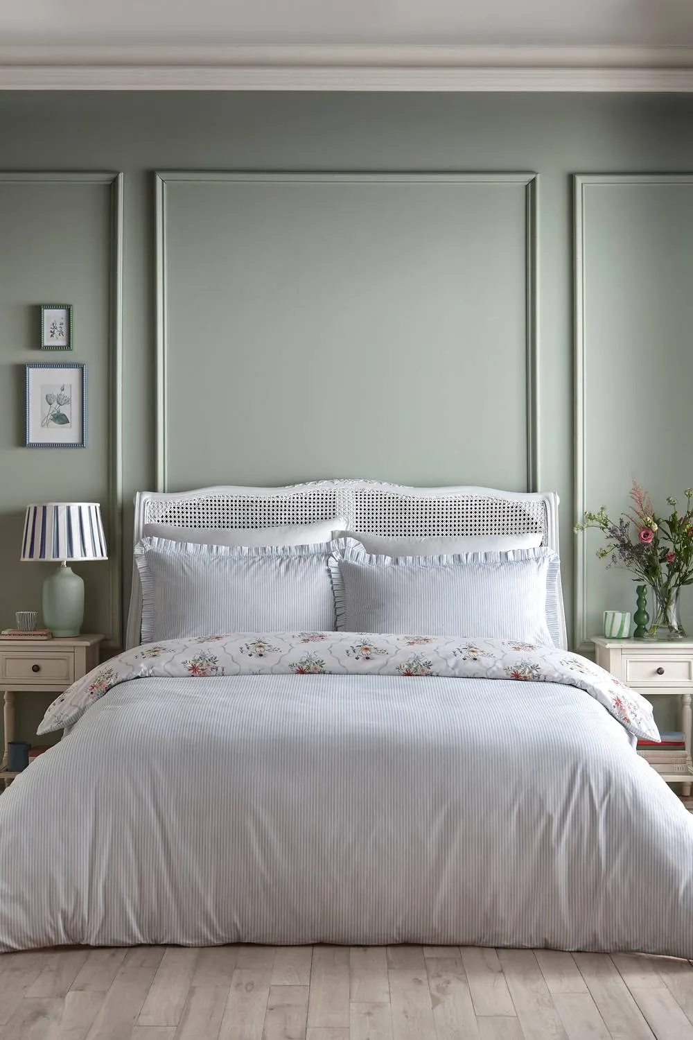 Appletree 'Floral Bouquet' 100% Cotton Duvet Cover Set 4