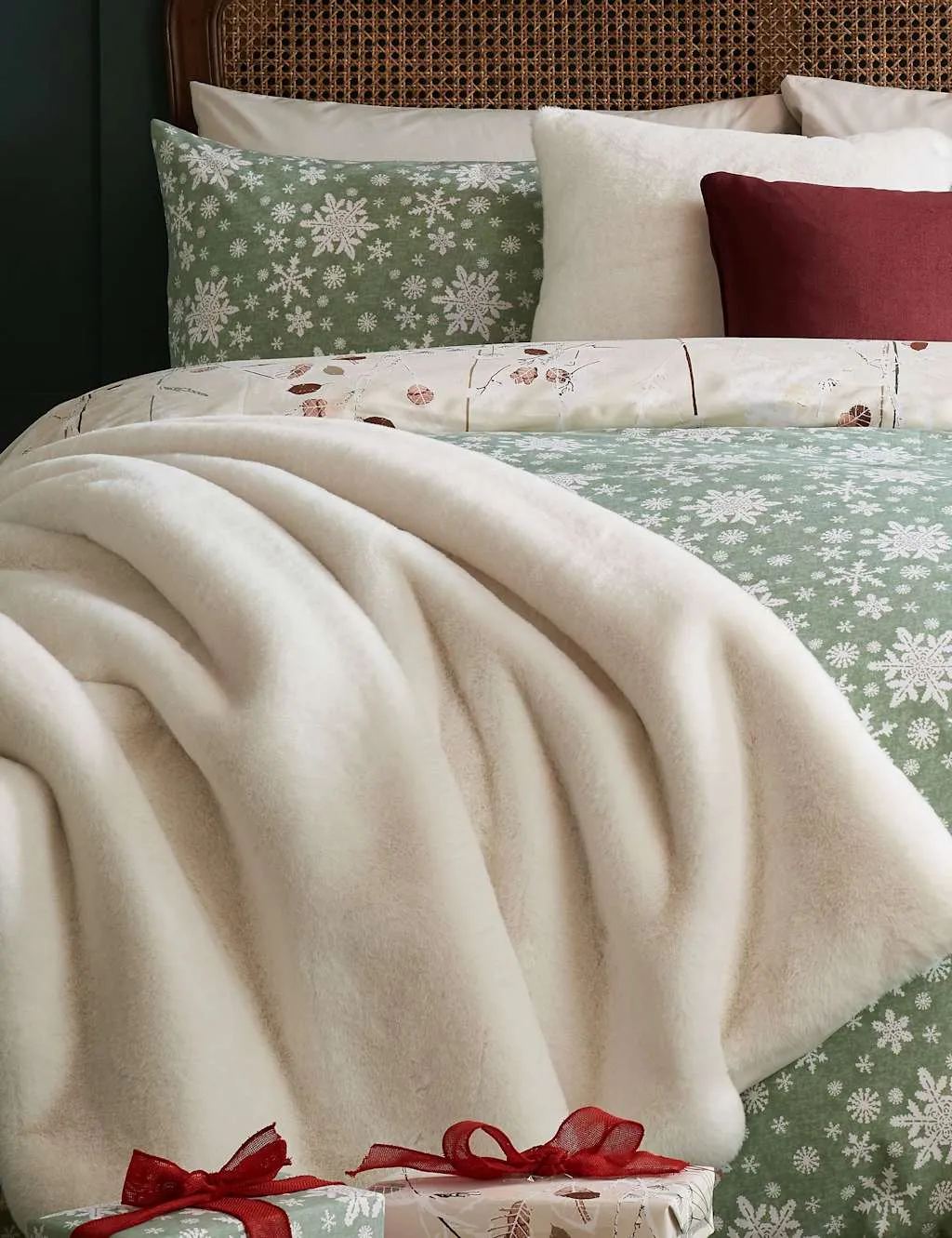 Laura Ashley Faux Fur Newland Throw White