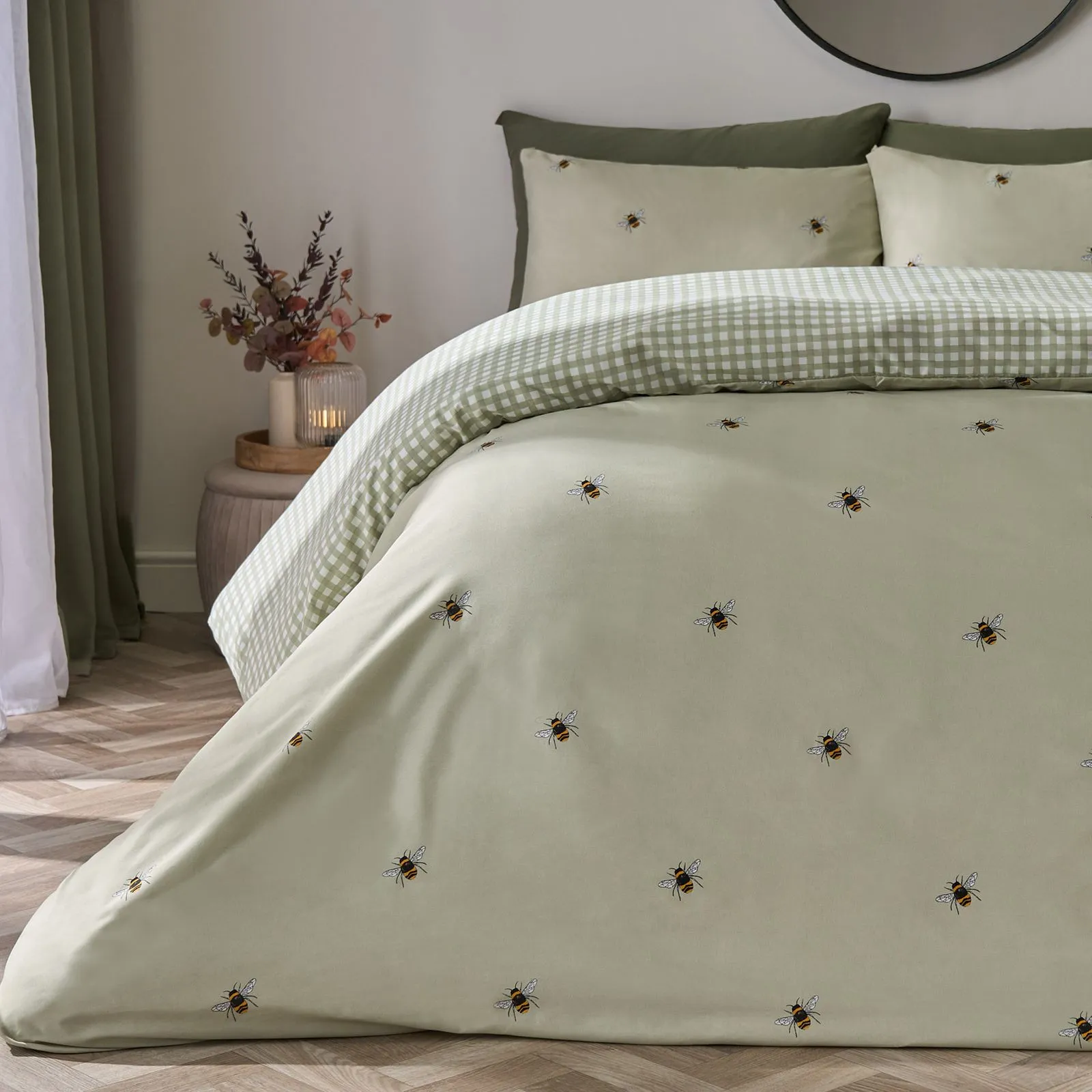OHS Bee Gingham Reversible Bedding Set Duvet Cover with Pillowcase in Light Green