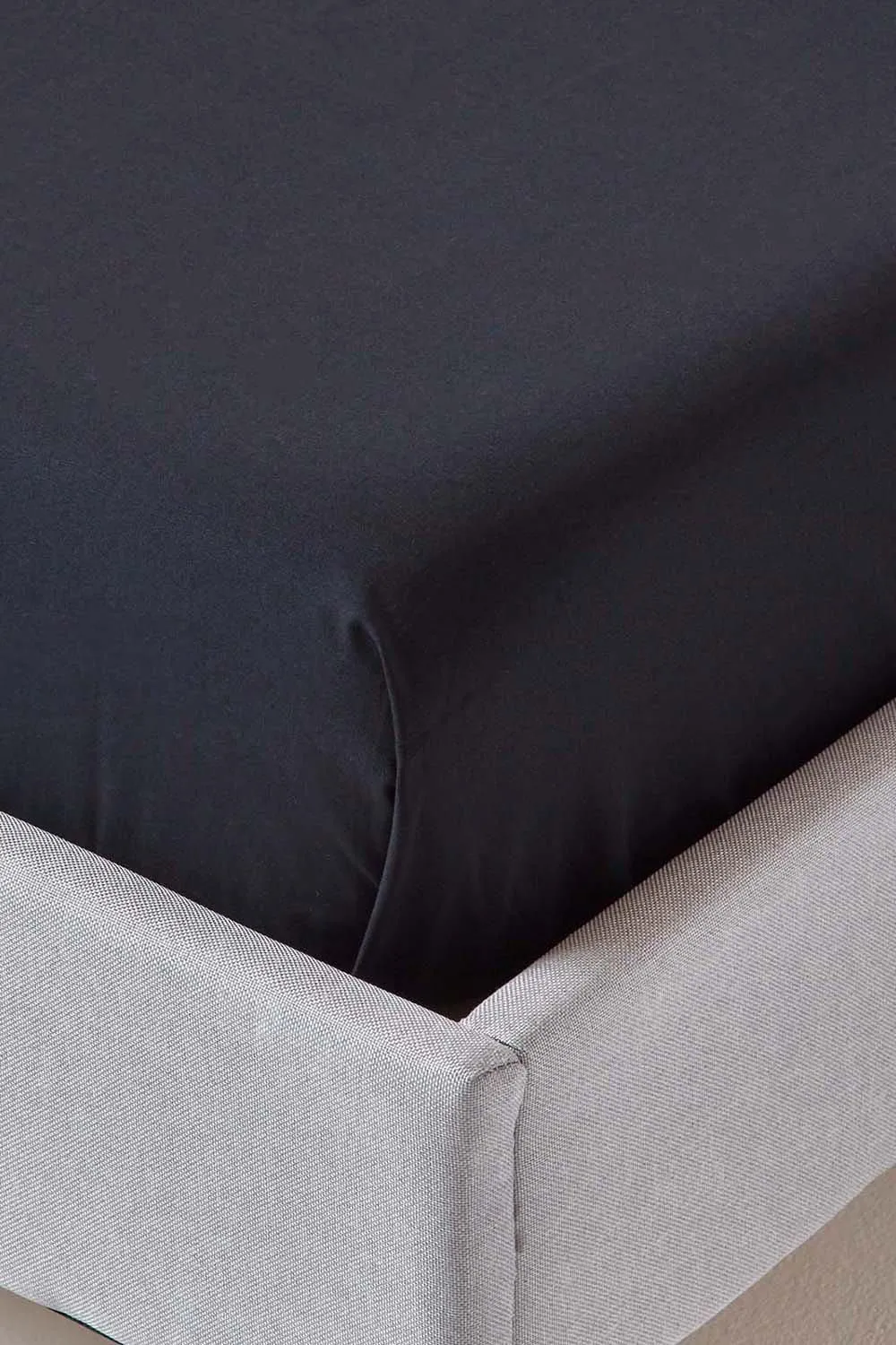 Homescapes Egyptian Cotton Flat Sheet 200 Thread Count in Black 3