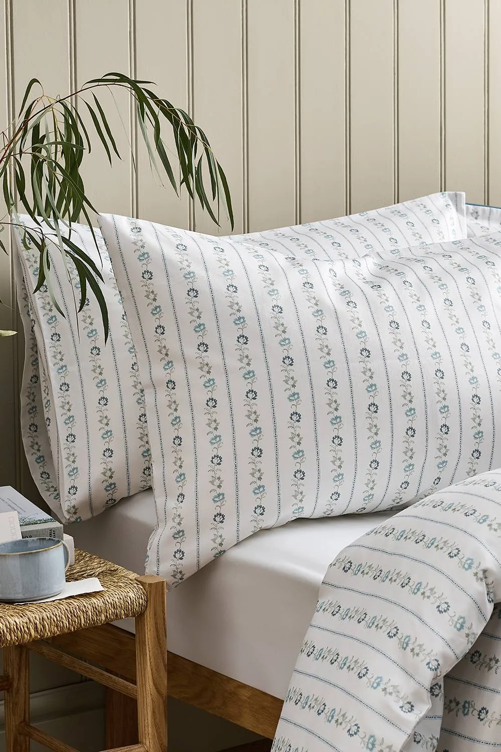 CHRISTY 'Rosamund' Botanical Cotton Sateen Standard Pillowcase Pair in Blue