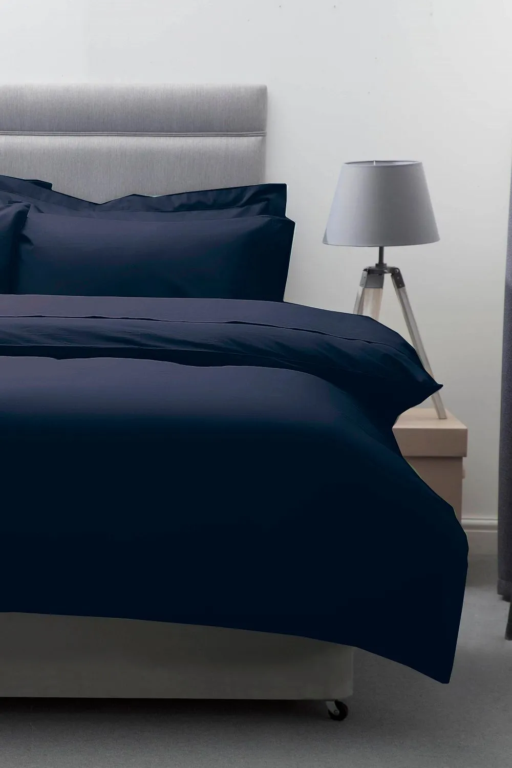 Belledorm Egyptian Cotton 200 Thread Count Duvet Cover in Navy 1