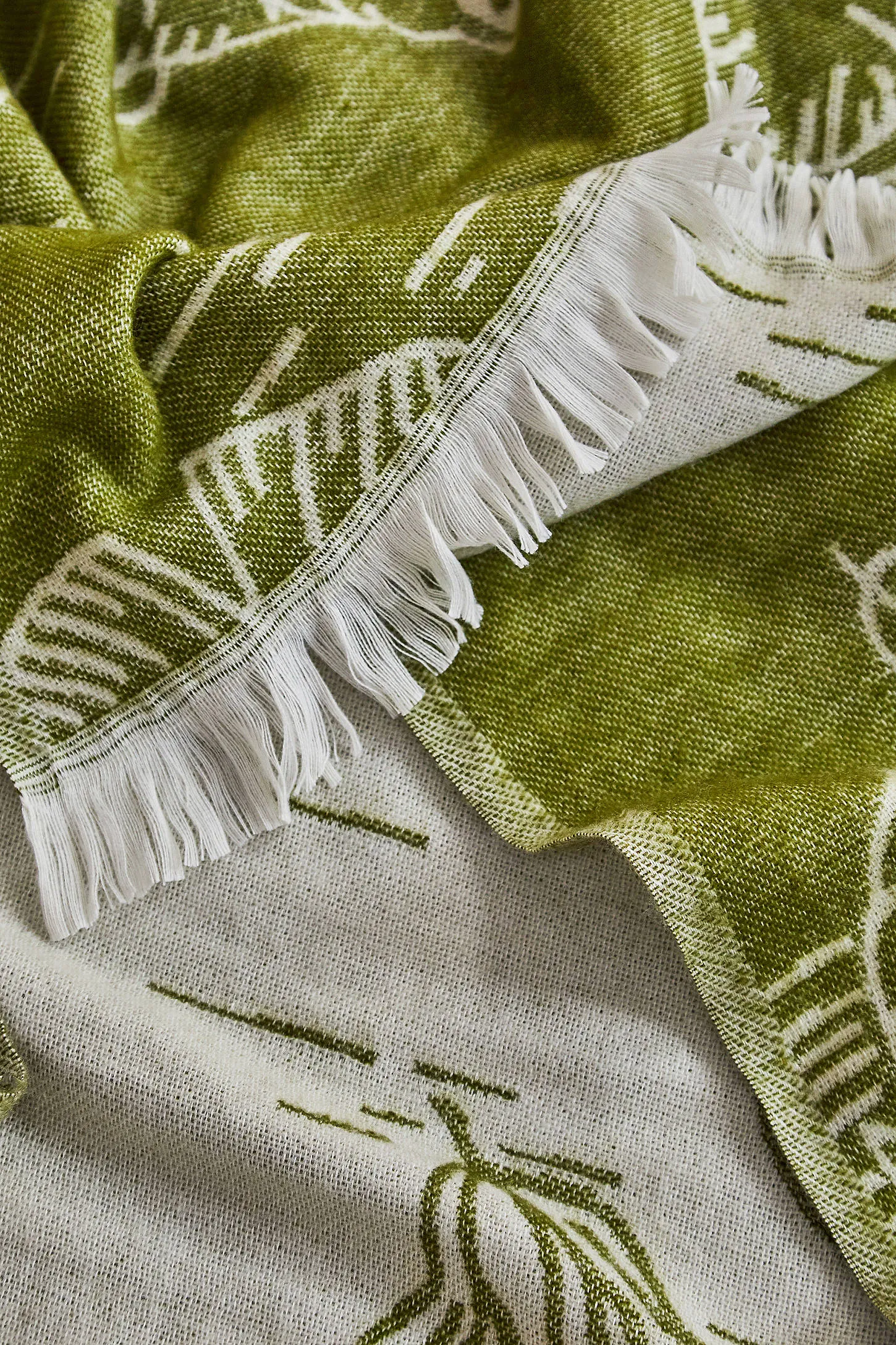 Froggy Toile Throw - Green 4
