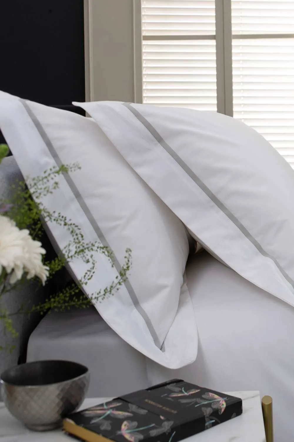 The Lyndon Company Boutique Hotel Hampstead 200 Thread Count Cotton Duvet Cover Set in Silver 4