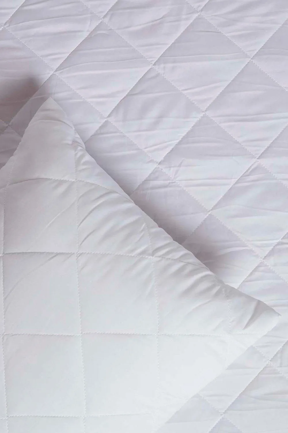 Homescapes Anti Allergy Pillow Protectors, Pack of 4 in White 6