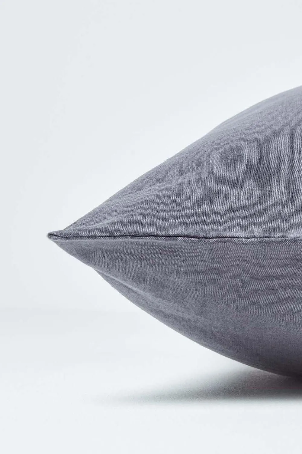 Homescapes Linen V Shaped Pillowcase in Dark Grey 2