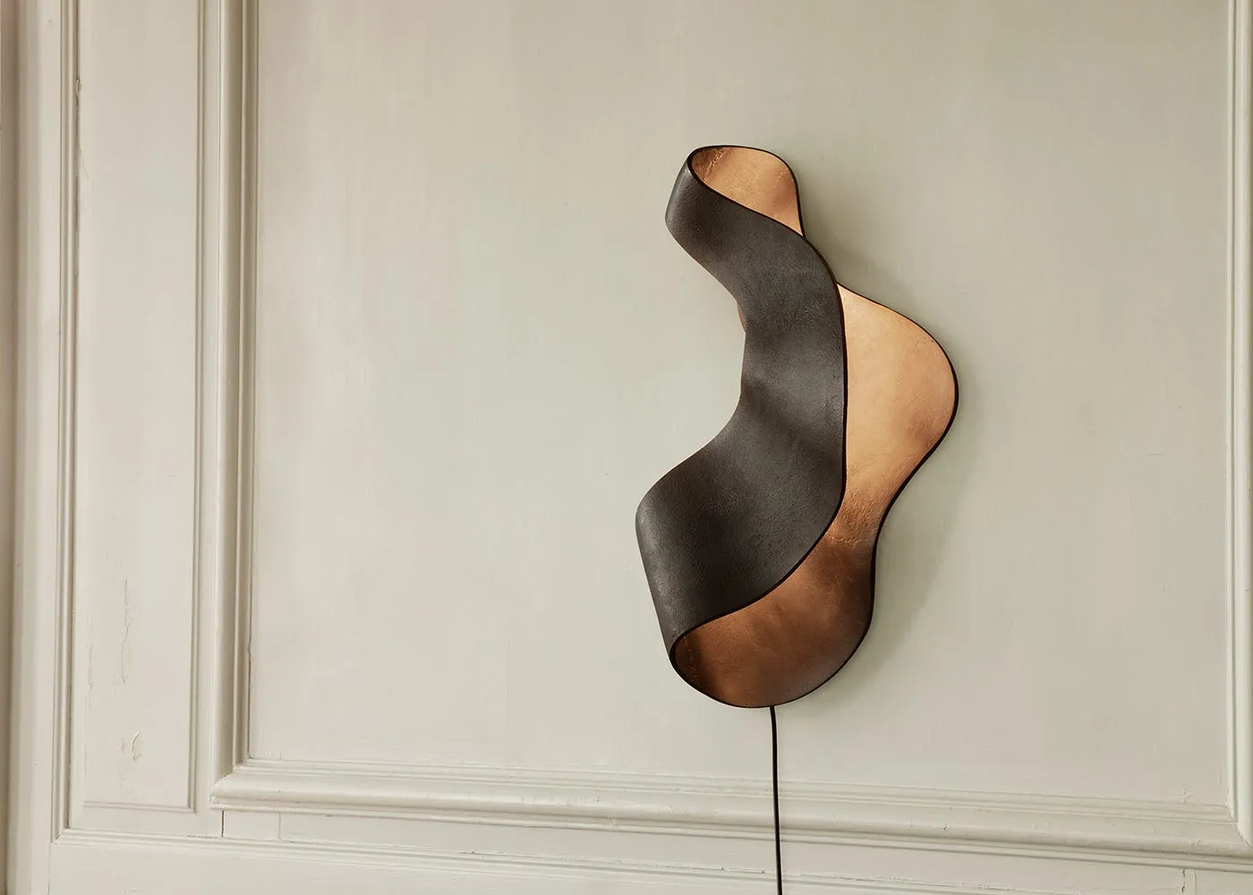 ferm LIVING Oyster Wall Lamp Black 2