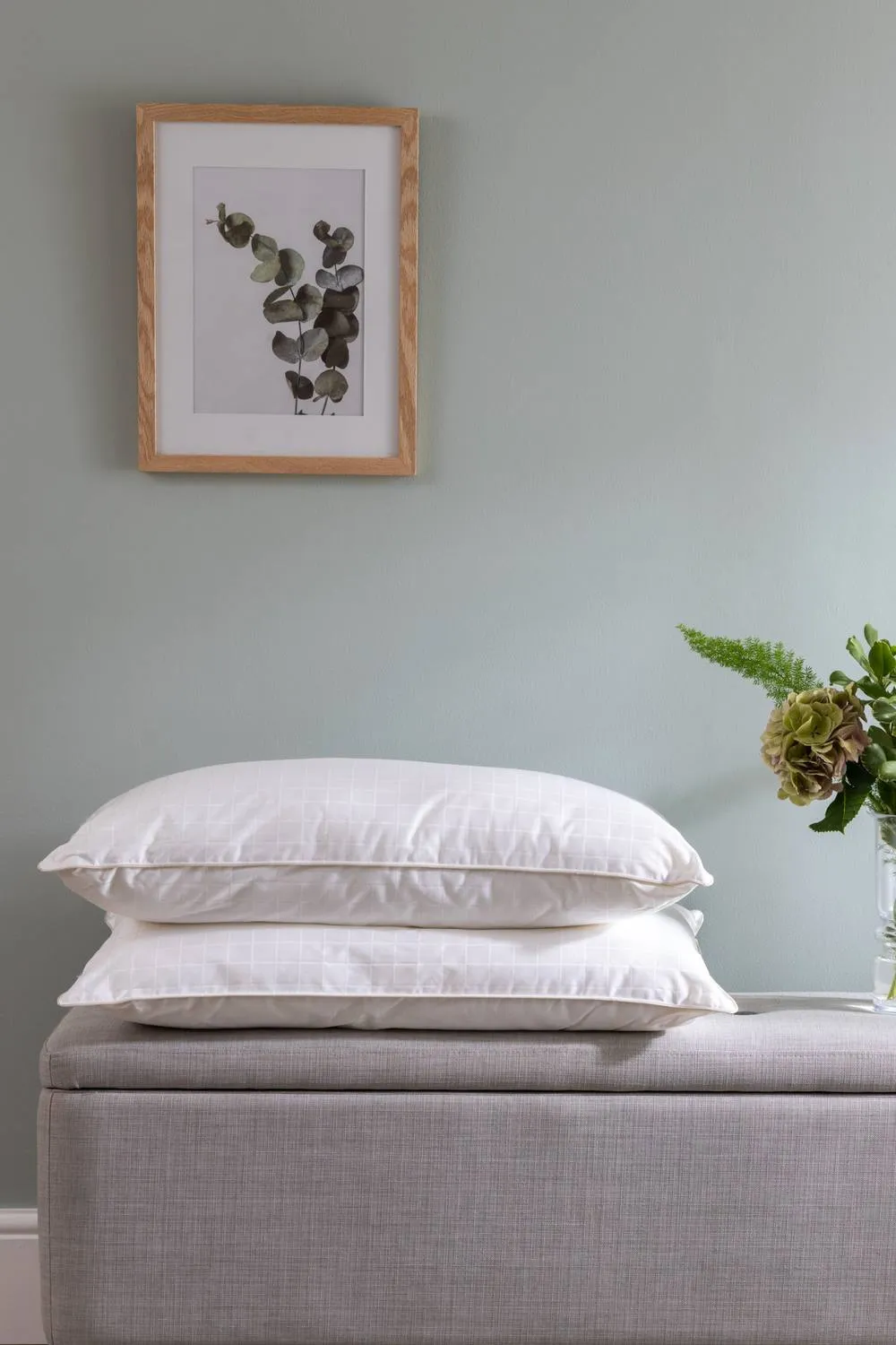 Soak&Sleep Soft As Down with Silk Pillows in White
