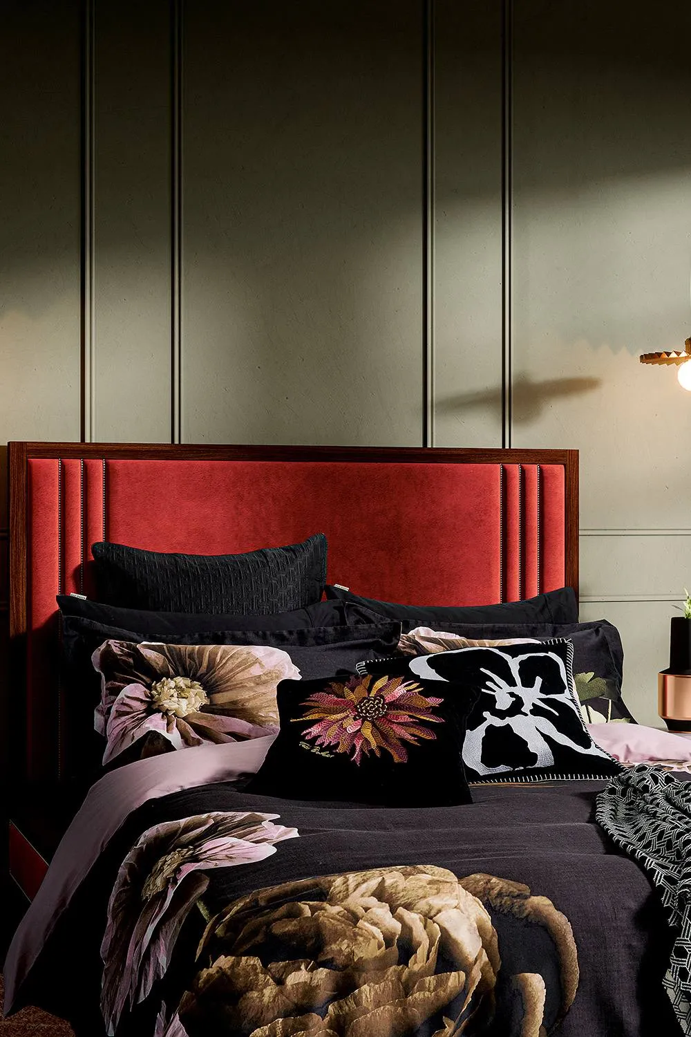Ted Baker 'Paper Floral' Cotton Sateen Duvet Cover Set in Black 2