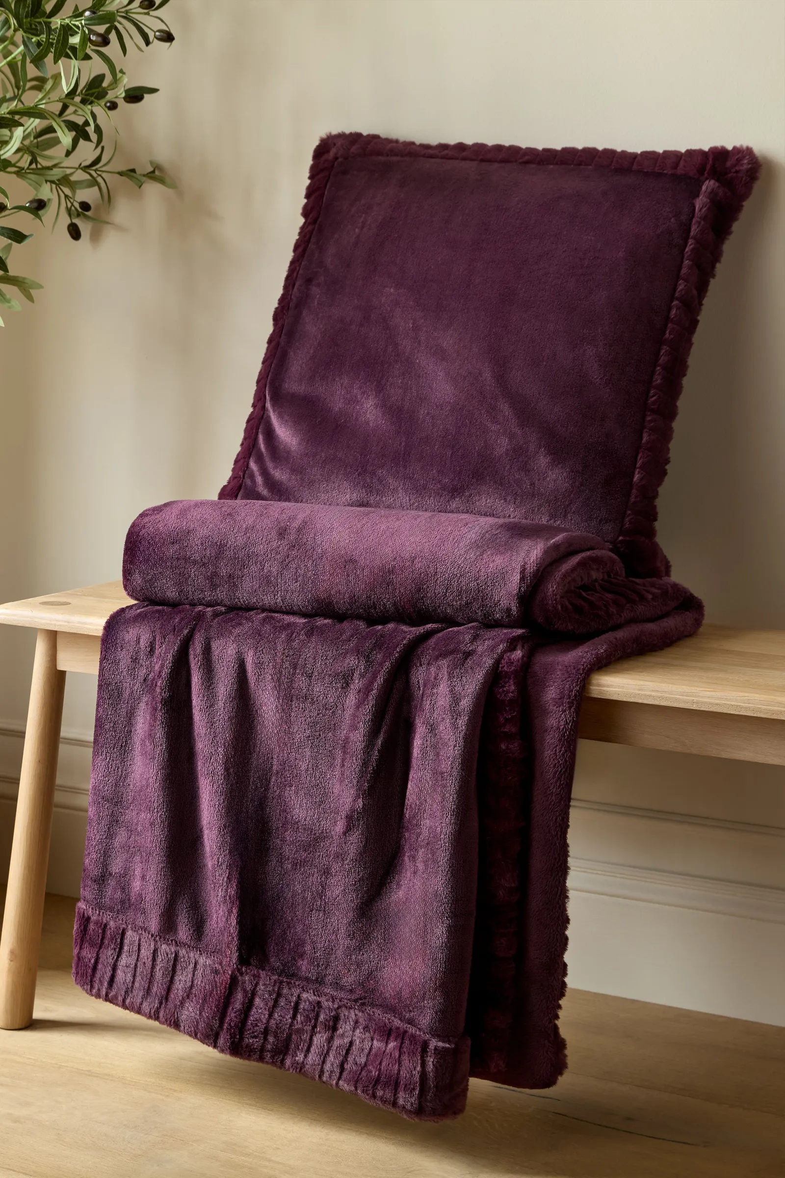 Catherine Lansfield 'Velvet & Faux Fur' 55x55cm Cushion in Plum 3