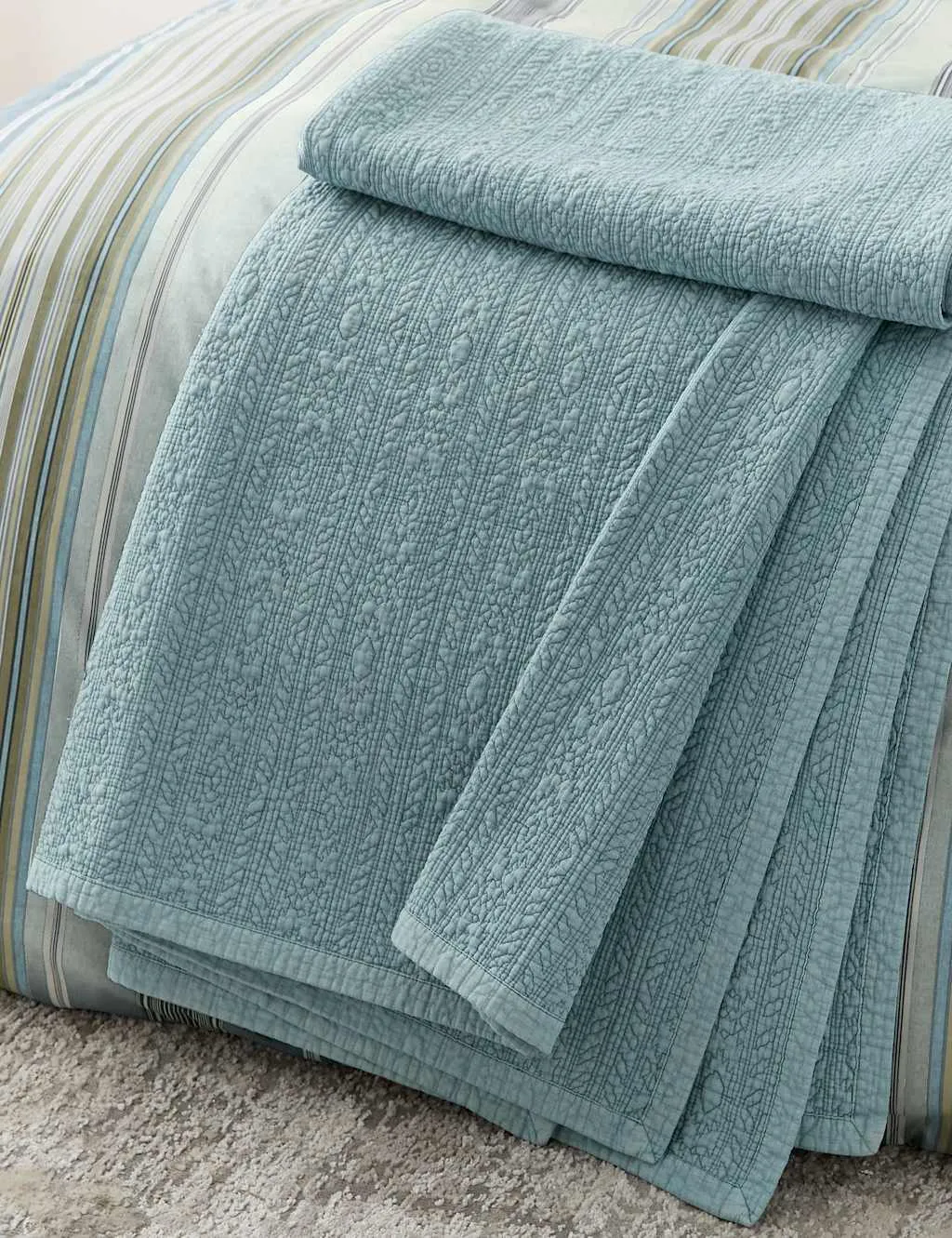 Bedeck of Belfast Pure Cotton Quilted Throw Blue
