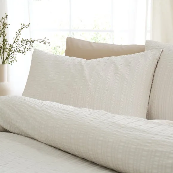 Finn Seersucker Duvet Cover & Pillowcase Set 2