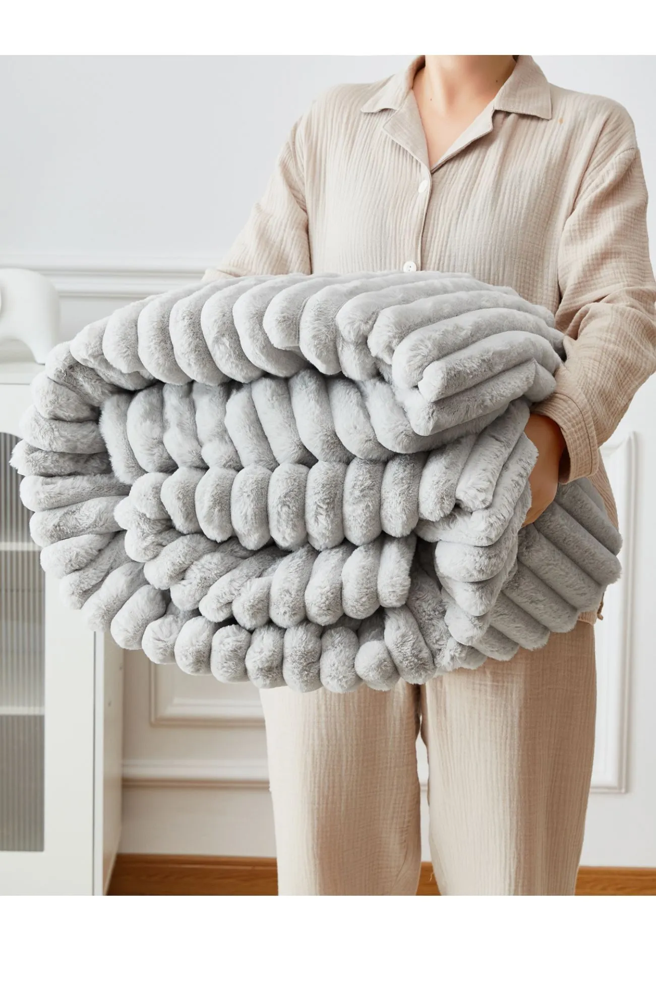 Ezysleep Super Soft Luxury Faux Fur Stripe Throw in Silver