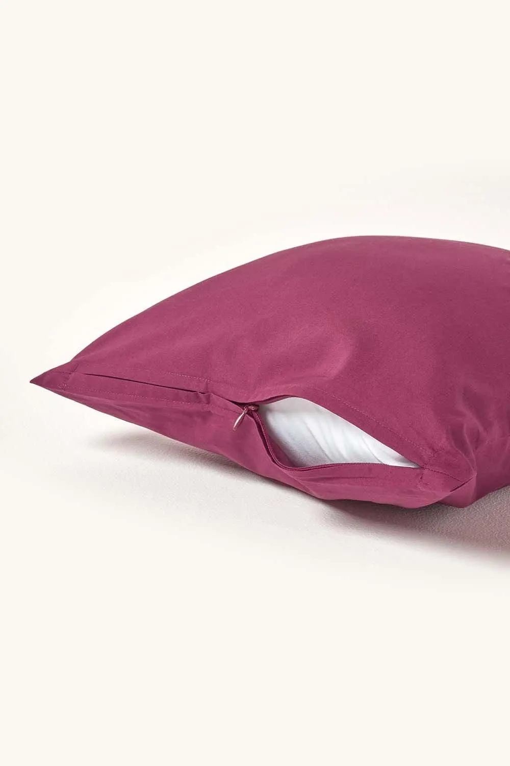 Homescapes Continental Egyptian Cotton Pillowcase 200 TC, 40 x 40 cm in Plum 3
