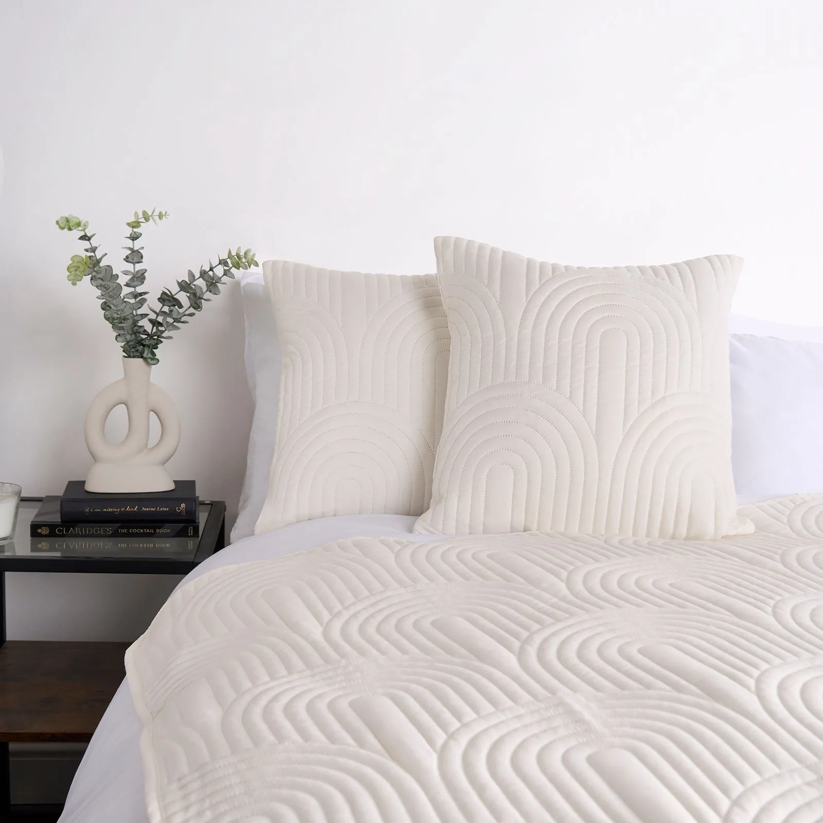 OHS 2 x Quilted Arches Pinsonic Cushion Covers Home Décor in Cream